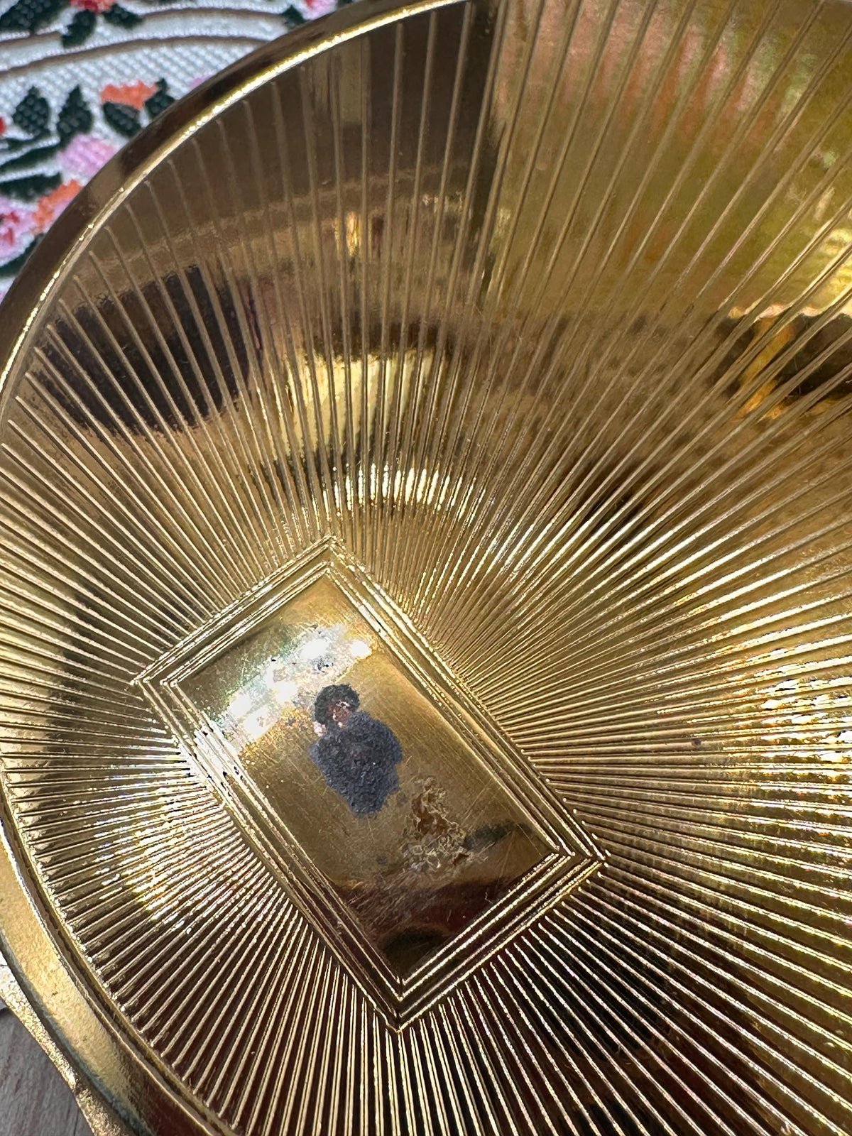 Vintage Richard Hudnut Vanity Powder Compact – Boxed Gold Tone Sunburst – Original Puff