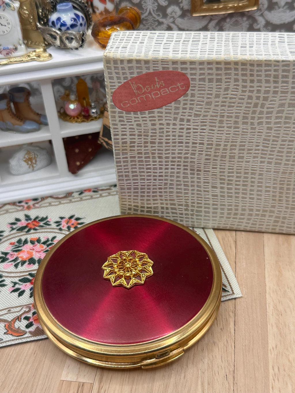 Vintage Boots Convertible Powder Compact – Boxed Unused 7.5cm Gold Tone with Pouch