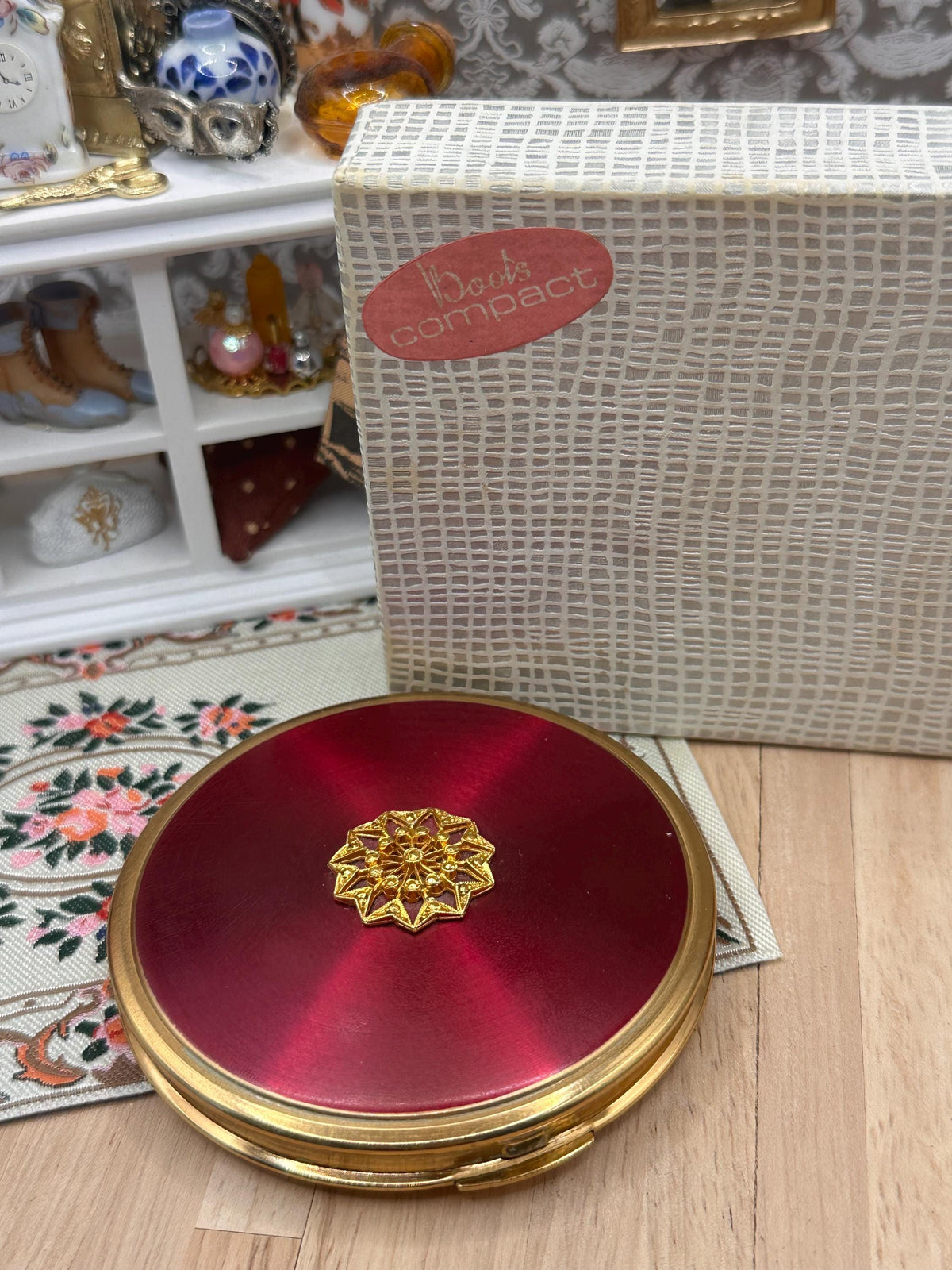 Vintage Boots Convertible Powder Compact – Boxed Unused 7.5cm Gold Tone with Pouch