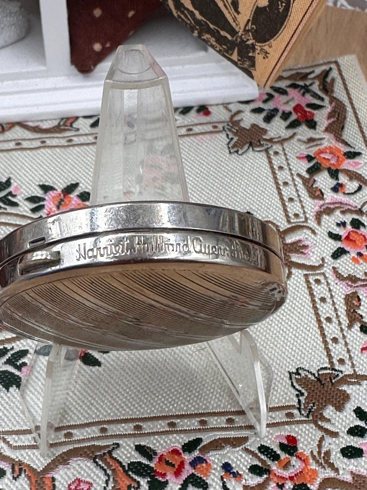 Vintage Harriet Hubbard Powder Compact – Silver Tone 4cm Miniature Vanity Compact with Puff