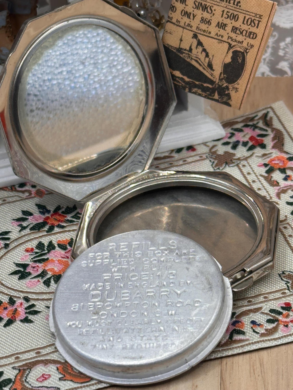 Vintage 1930s Dubarry Powdrette Compact – Art Deco Silver Tone Octagonal Powder Compact with Original Refill