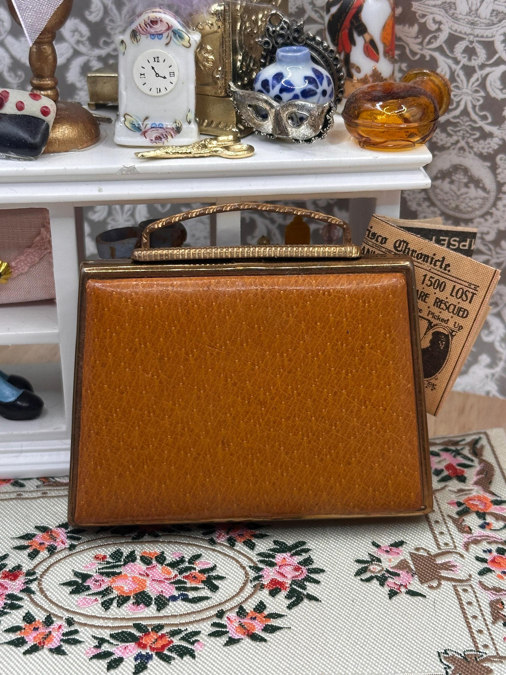 Vintage 1950s Mascot ASB Novelty Handbag Powder Compact – Tan Leather Kelly Bag Vanity Compact