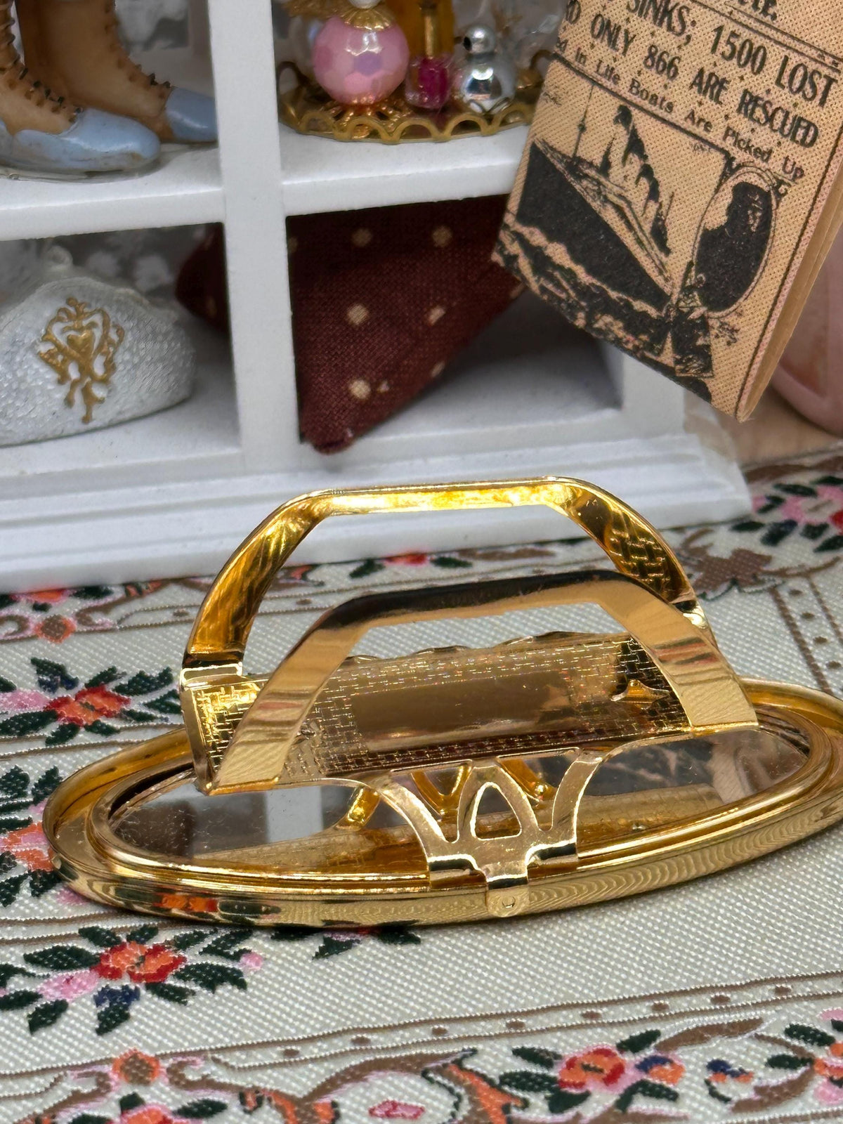 Vintage Stratton Lip View Lipstick Holder & Mirror – Gold Tone Floral Design – Original Box