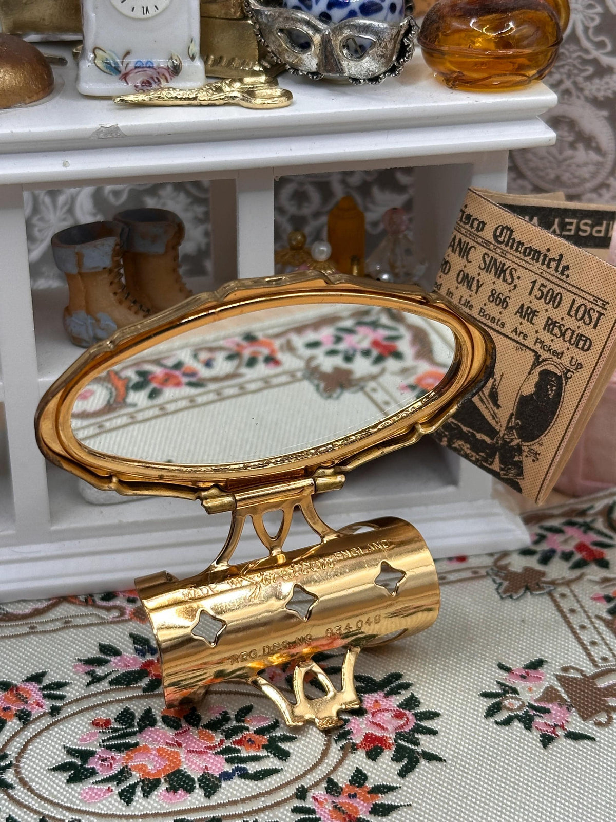 Vintage Stratton Lipview Lipstick Holder & Mirror – Gold Rose Design – 6cm