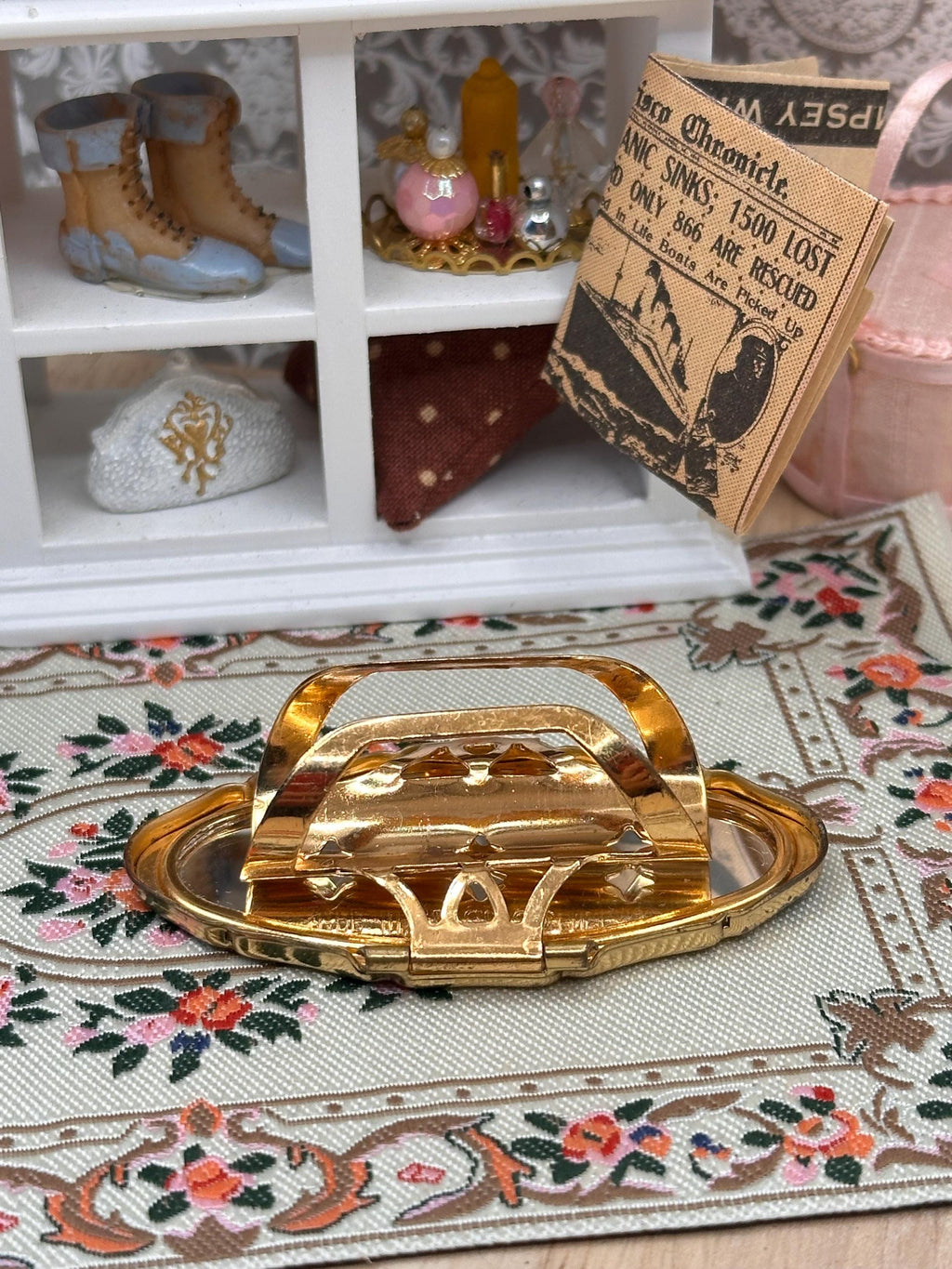 Vintage Stratton Lipview Lipstick Holder & Mirror – Gold Rose Design – 6cm