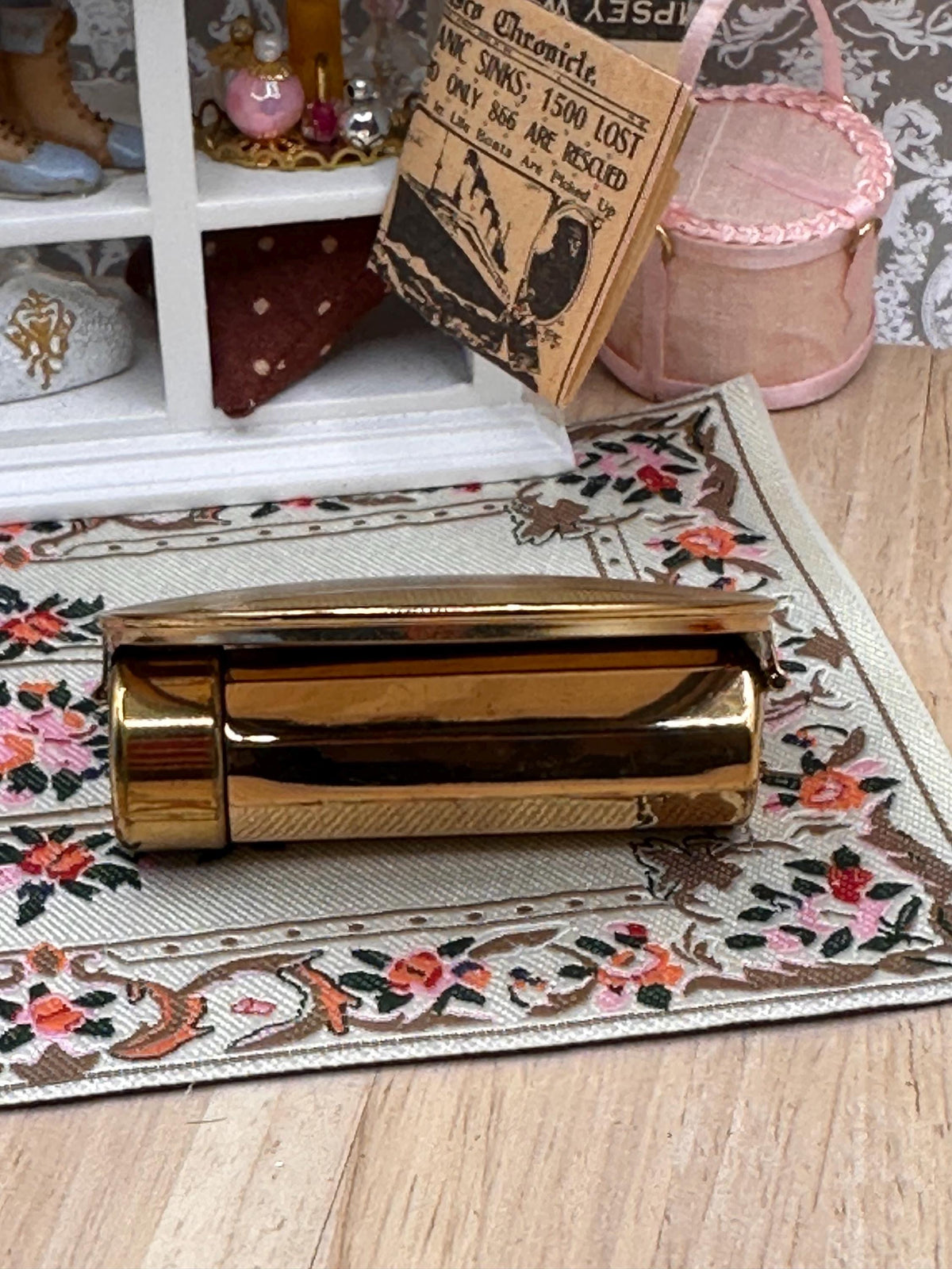 Vintage Stratton No. 2 Lipstick Holder with Folding Compact Mirror – 1950s/60s