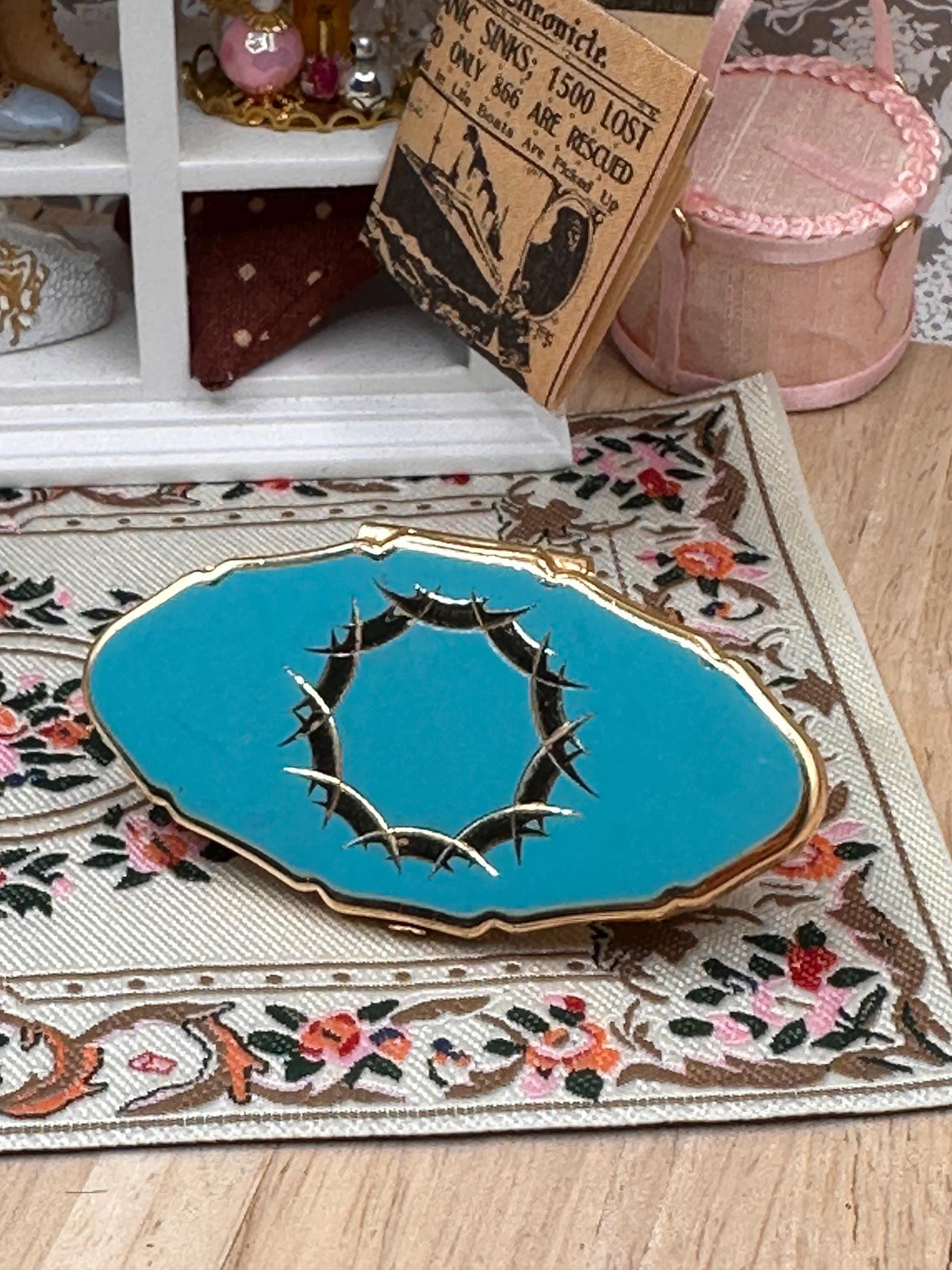 Vintage Stratton Lipview Compact Mirror – Teal Blue Enamel – 6cm