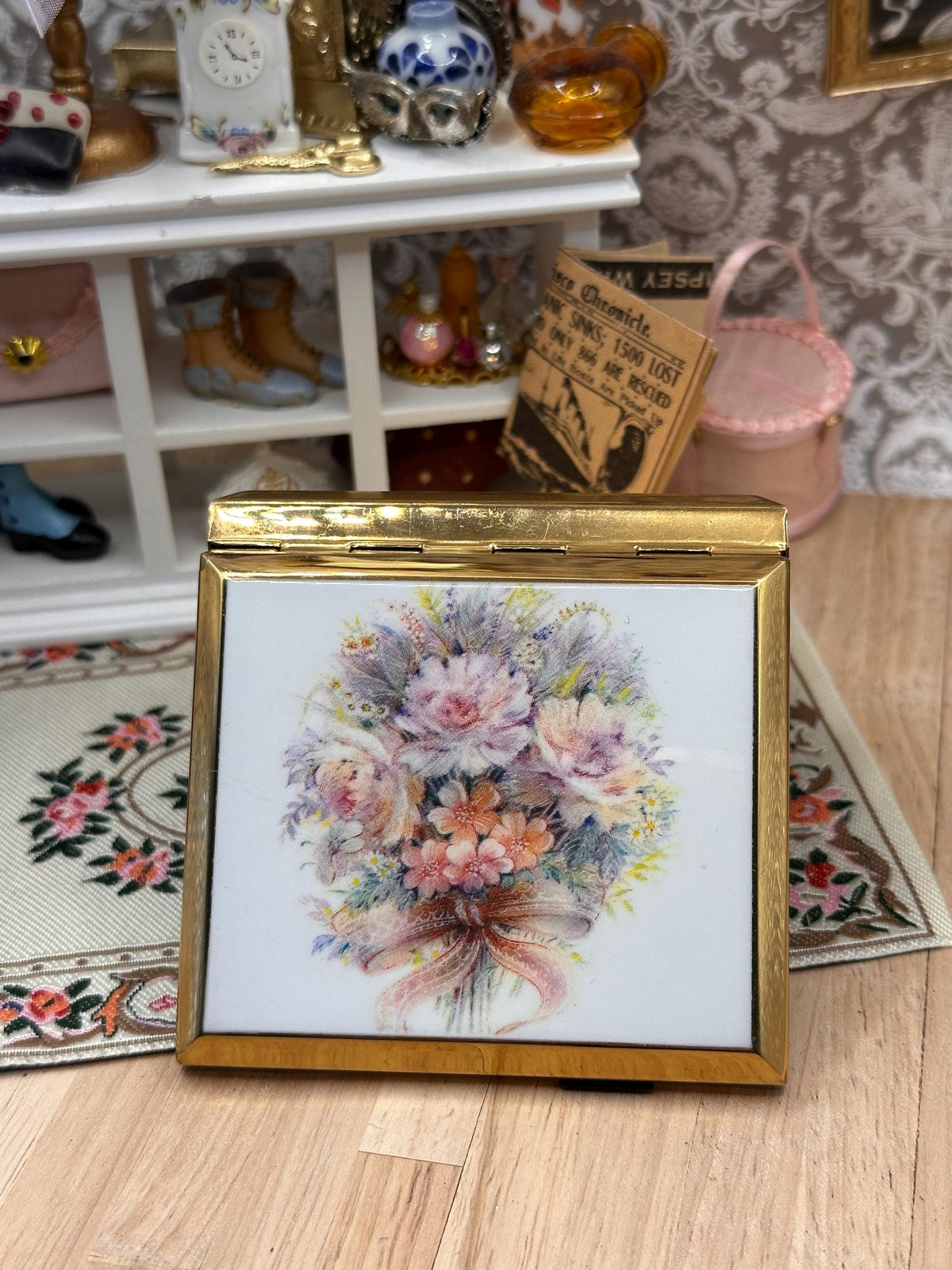 Vintage Stratton Large Floral Pill Box and Medication Case – Gold Tone 7 x 6cm