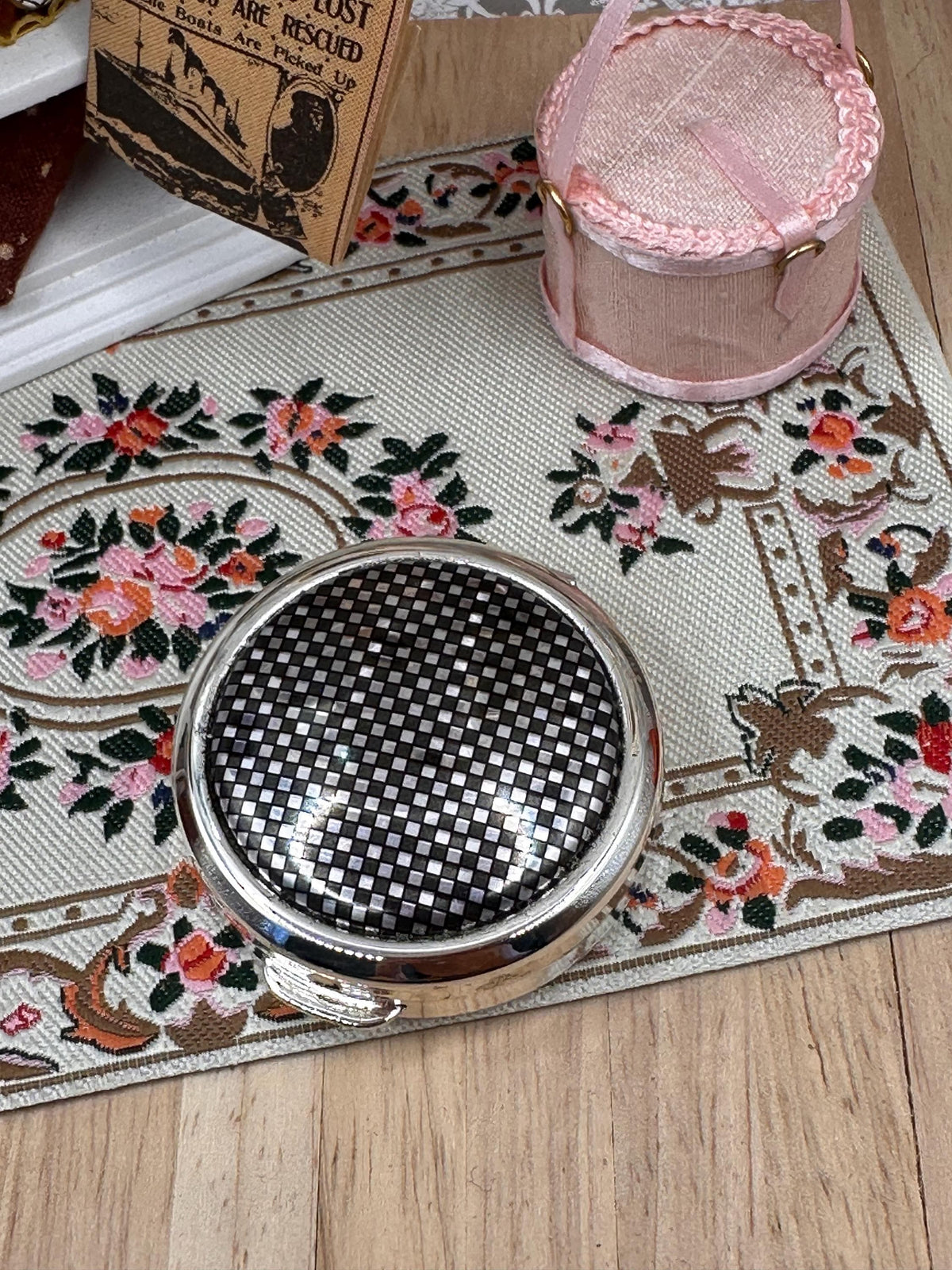 Vintage Stratton Black and Silver Checkerboard Pill Box – 4cm