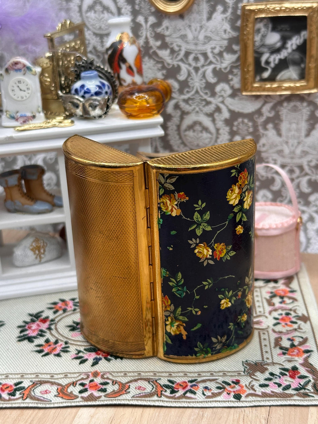 Vintage Kigu Barrel Lipstick Cigarette Case Blue Floral Roses 7.5cm