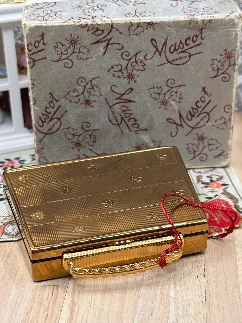 Vintage 1950s Mascot Musical Suitcase Powder Compact – Thorens Limelight – Boxed with Original Tag & Pouch