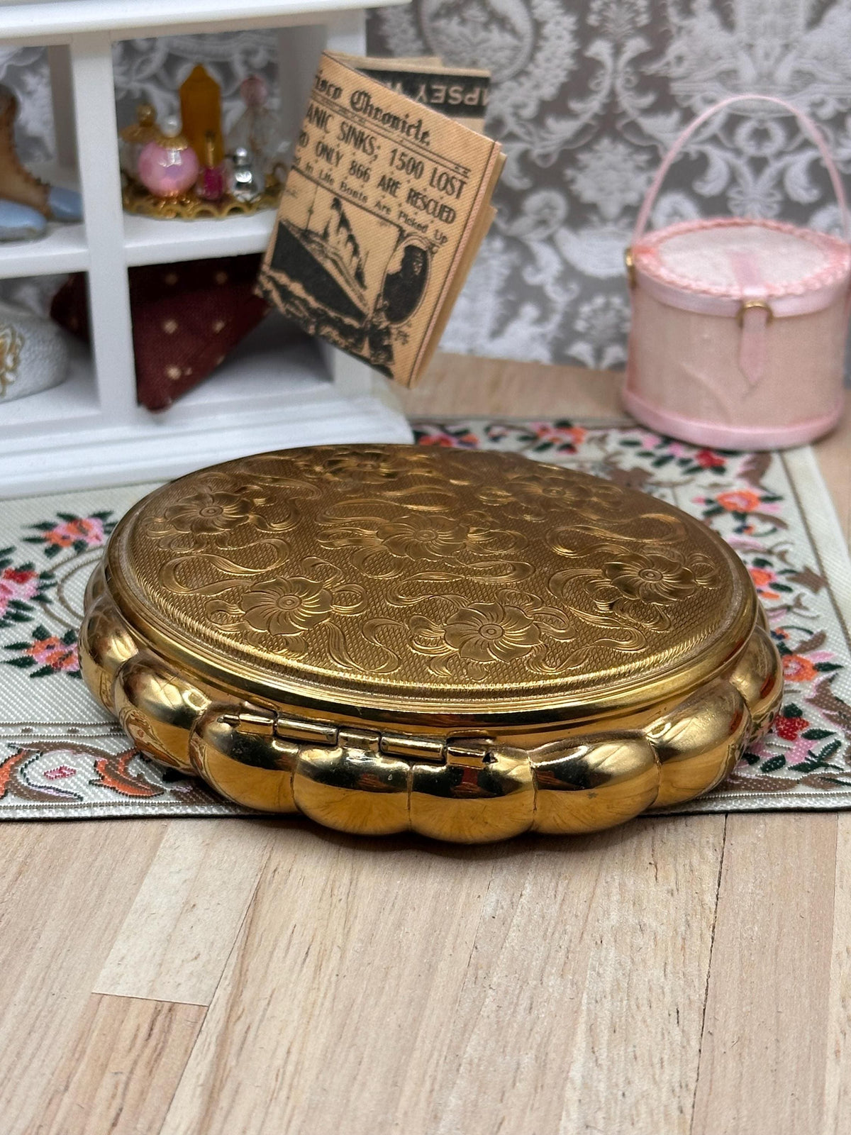 Vintage Kigu Minuette Musical Powder Compact – Ornate Gilt Floral Design – Thorens Swiss Movement – 1950s