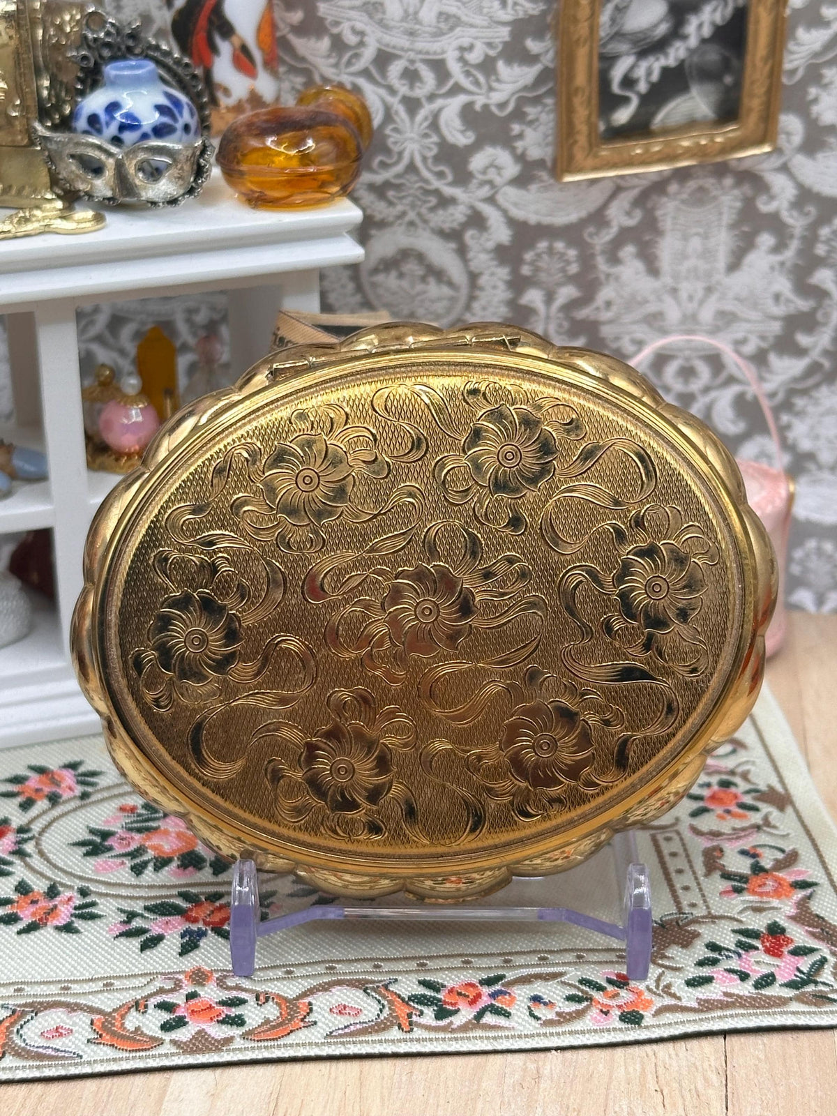 Vintage Kigu Minuette Musical Powder Compact – Ornate Gilt Floral Design – Thorens Swiss Movement – 1950s