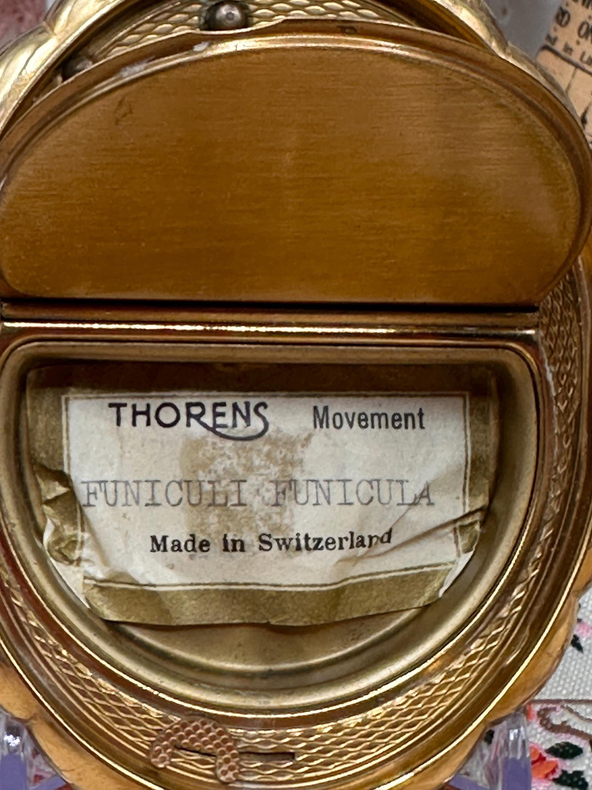 Vintage Kigu Minuette Musical Powder Compact – Ornate Gilt Floral Design – Thorens Swiss Movement – 1950s