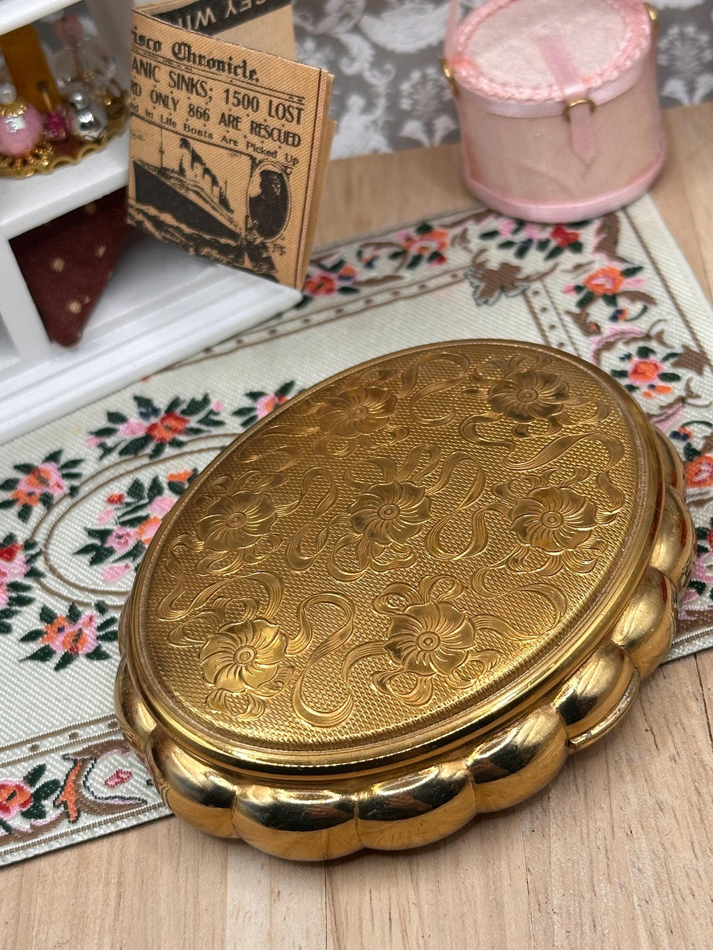 Vintage Kigu Minuette Musical Powder Compact – Ornate Gilt Floral Design – Thorens Swiss Movement – 1950s