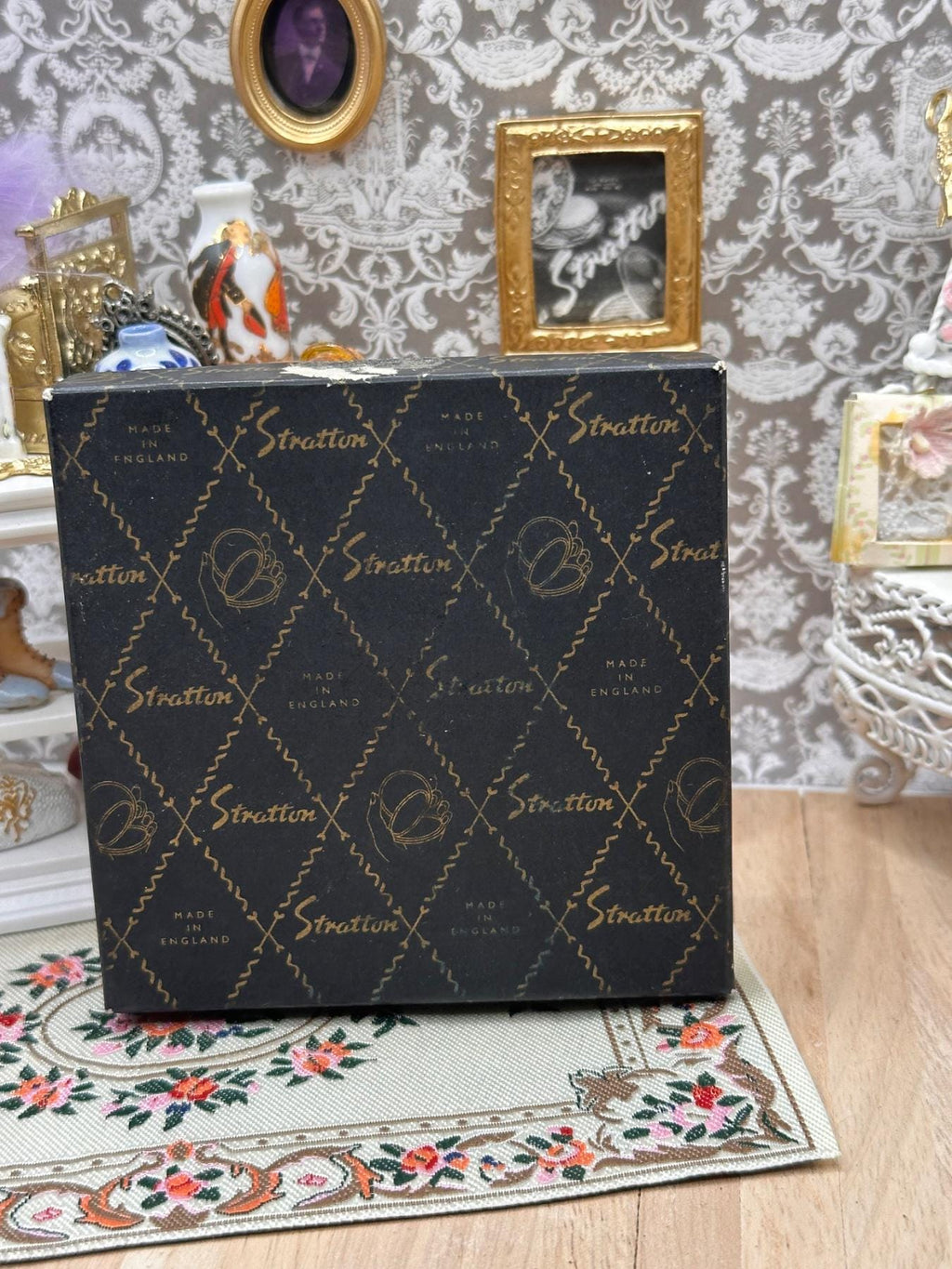 Vintage Stratton Convertible Powder Compact, Boxed Goldtone Leaf Design with Puff & Sifter, 1950s