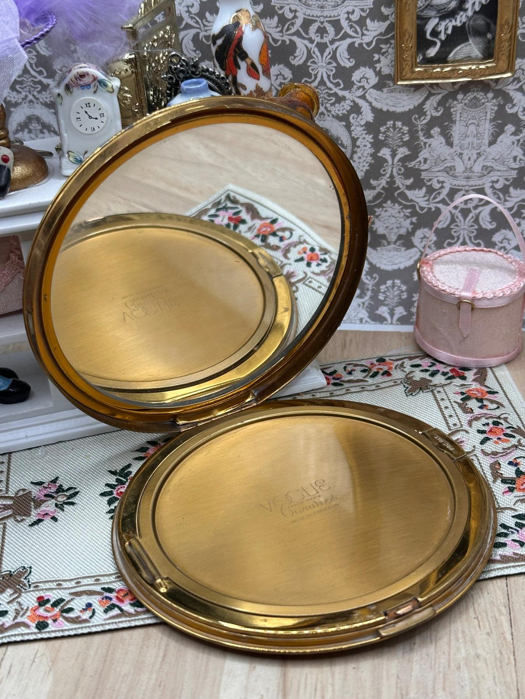 Vintage Vogue Powder Compact, Gold-Tone Striped Engine-Turned Case with Square Cartouche