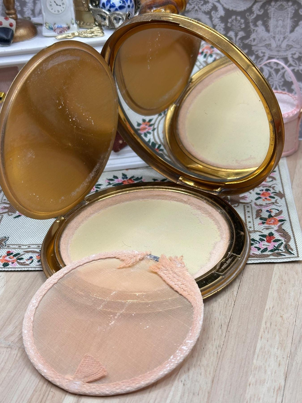 Vintage Vogue Powder Compact, Gold-Tone Striped Engine-Turned Case with Square Cartouche
