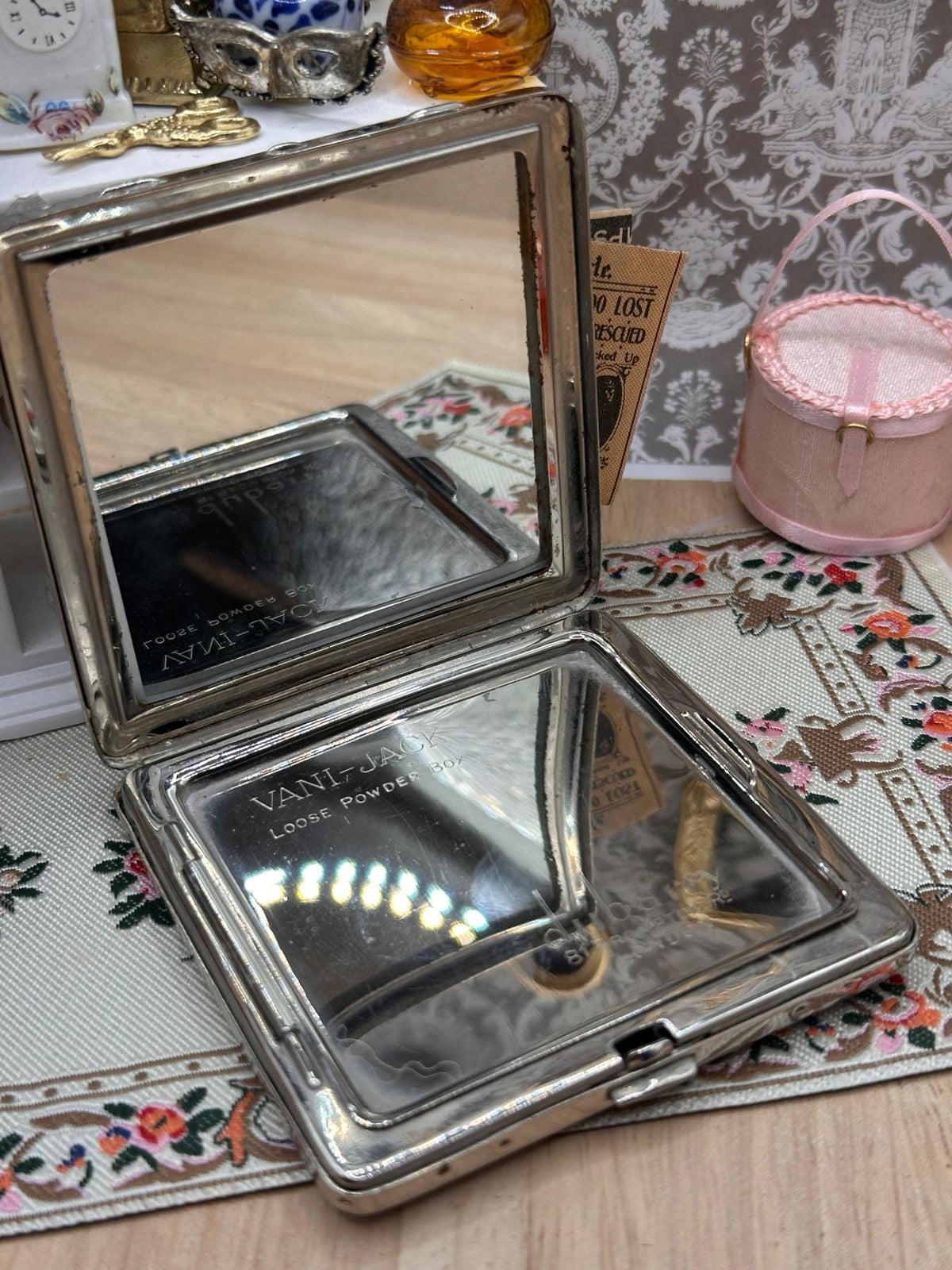 Vintage Dubarry Vani-Jack Loose Powder Compact, Wavy Engine Turned Silver Tone with Enamel Floral Trim