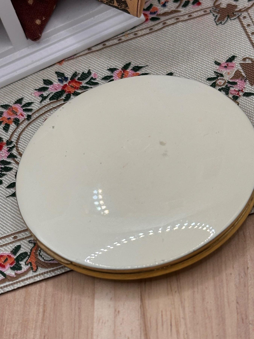 Vintage Mother of Pearl Mosaic Enamel Powder Compact