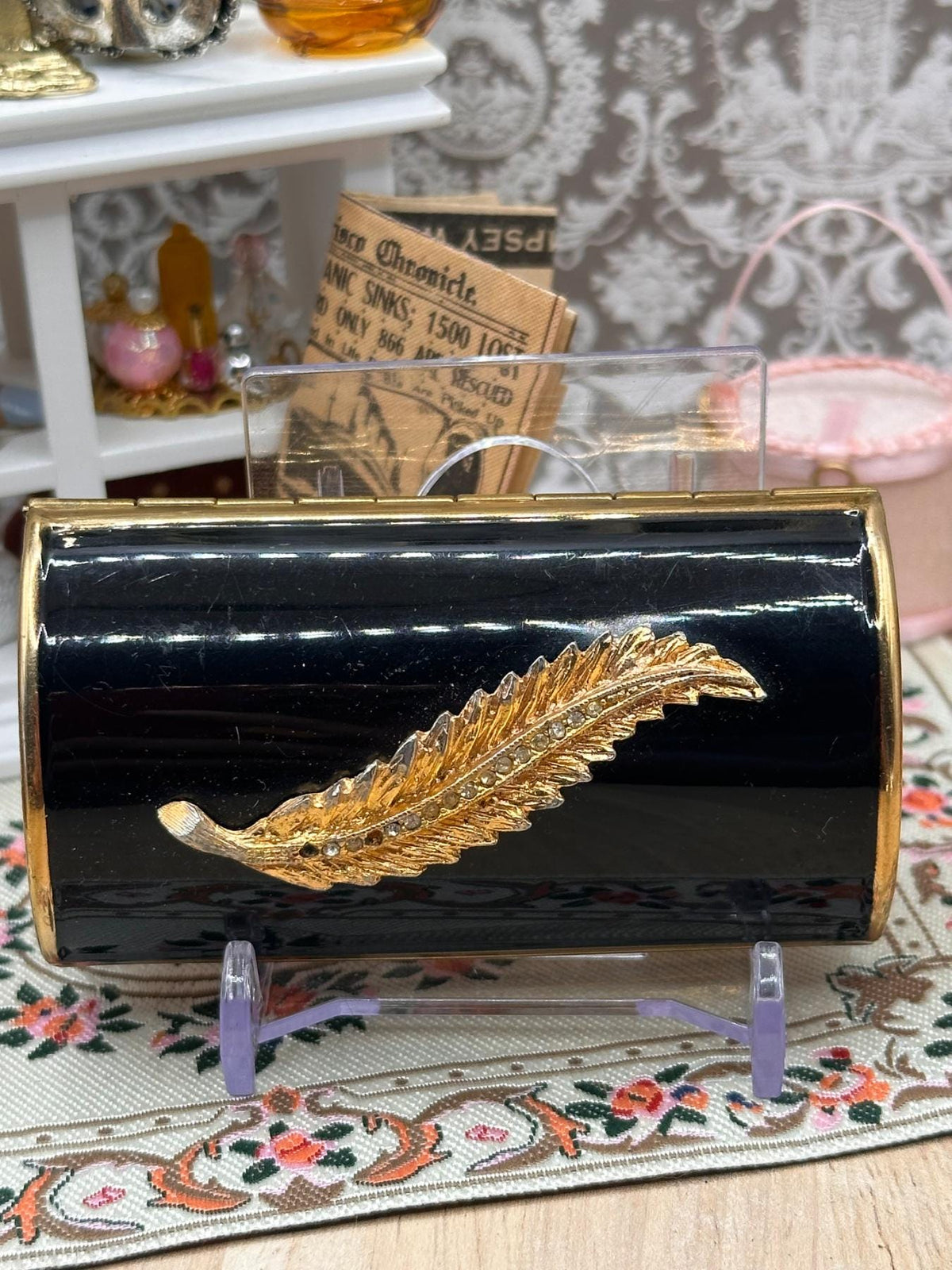 Kigu Vintage Cigarette Case Black Enamel Gold Feather Leaf Barrel Case