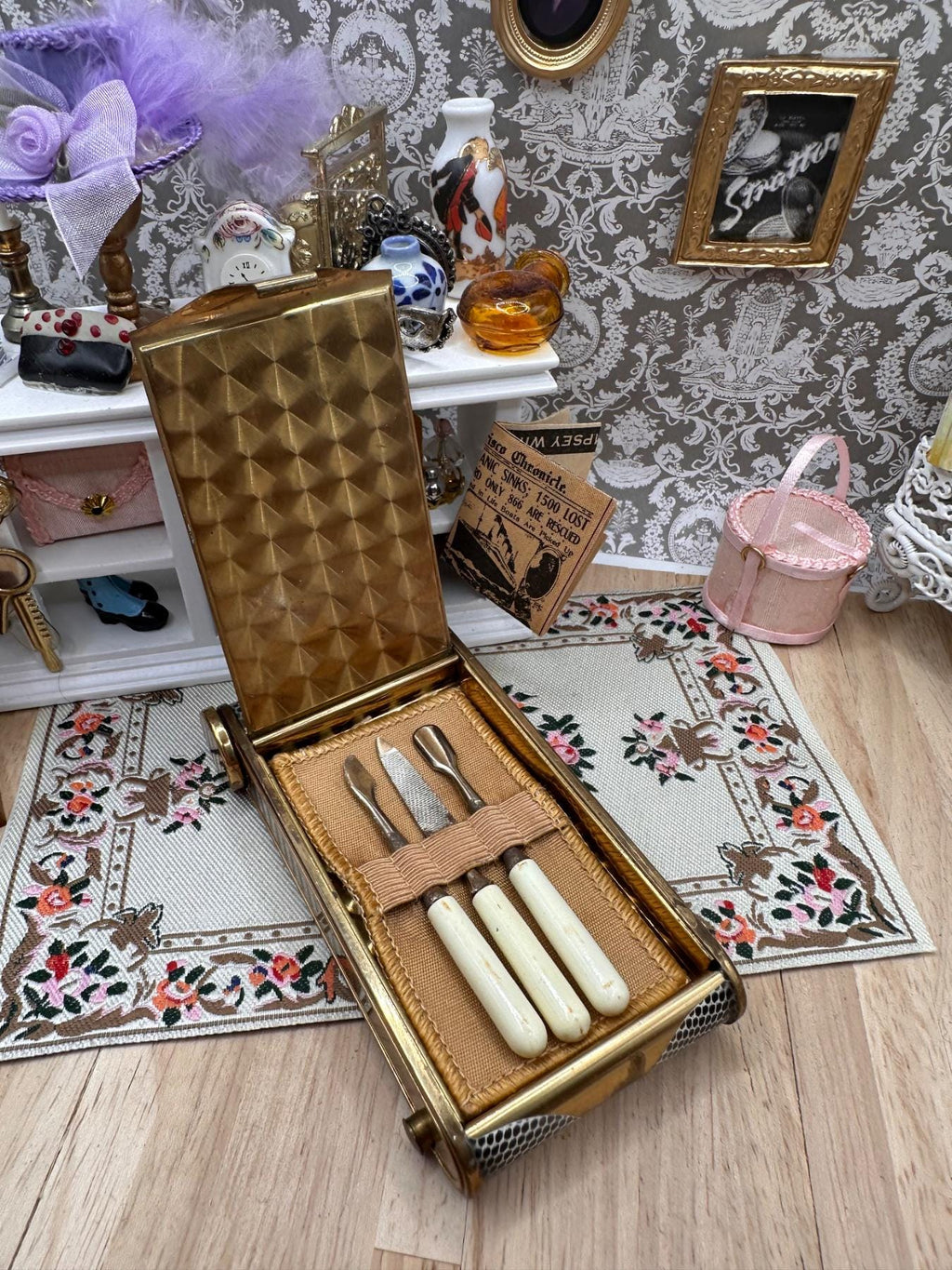 Vintage Art Deco Camera-Shaped Powder Compact with Manicure Set & Concealed Lipstick Tube