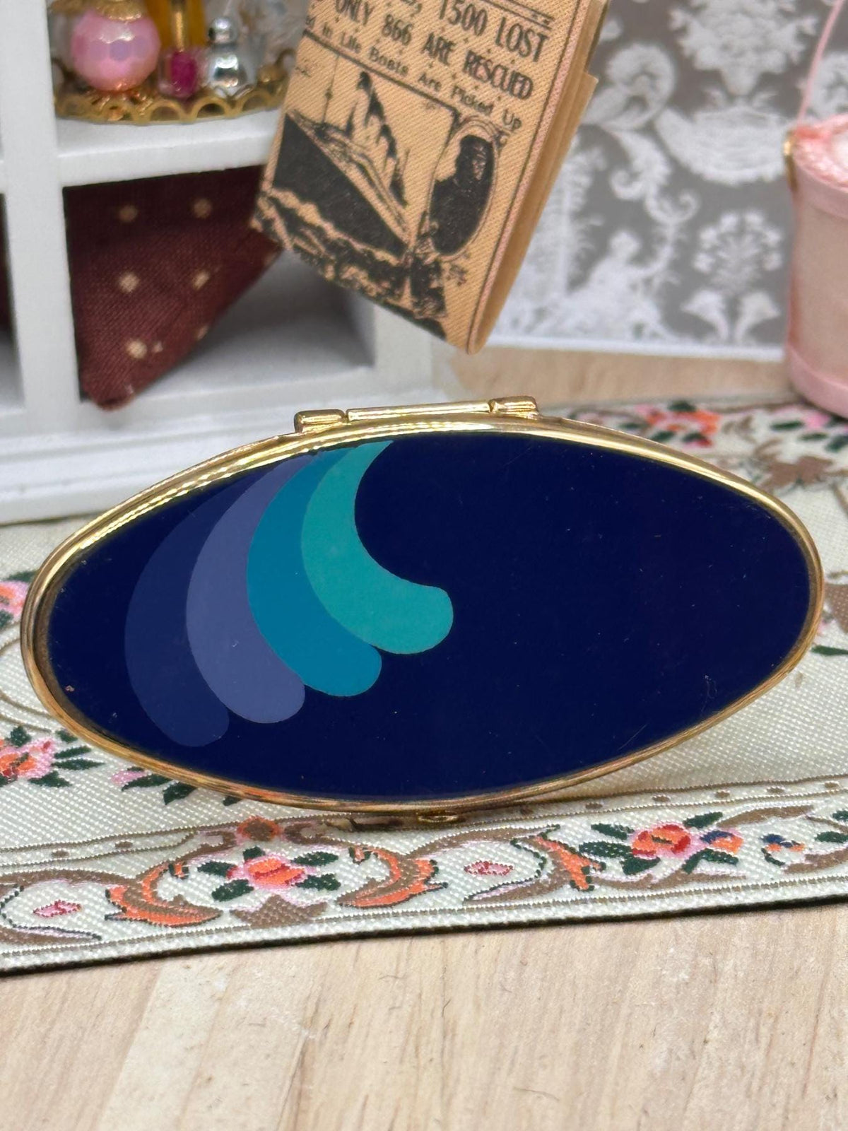 Vintage Stratton Lip View Lipstick Holder Blue Oval Compact Mirror 1960s