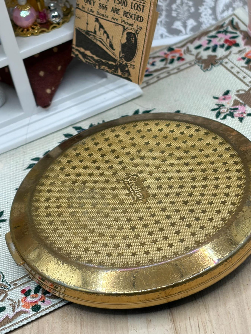 Vintage Stratton Powder Compact Navy Blue White Rose Floral 1950s