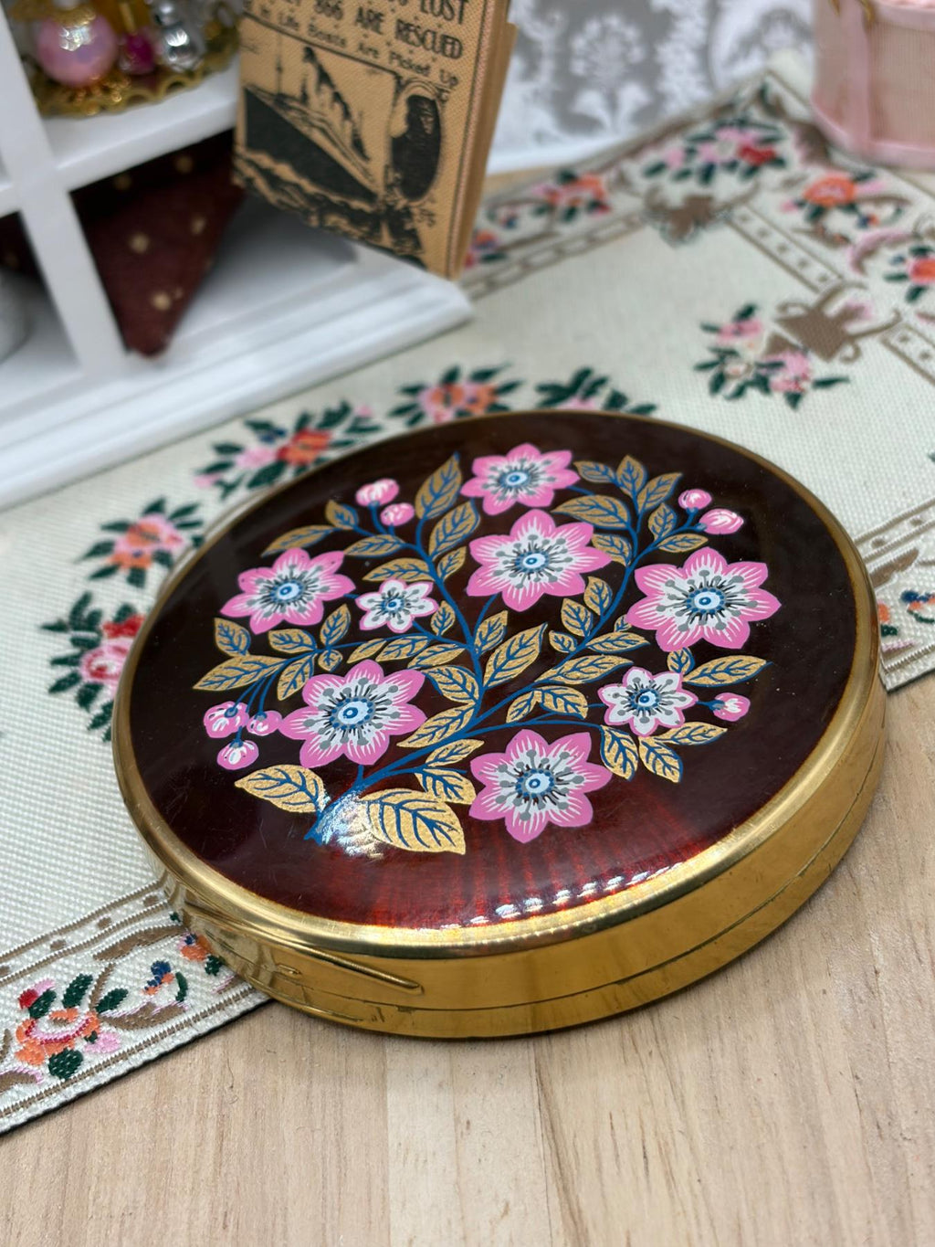 Vintage Floral Powder Compact, Burgundy Pink and Gold Tone Compact Mirror, 1950s