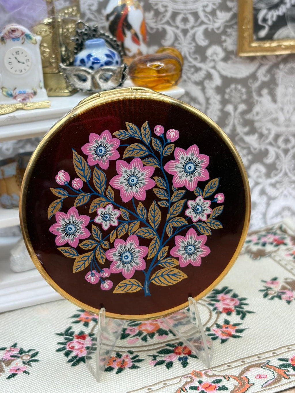 Vintage Floral Powder Compact, Burgundy Pink and Gold Tone Compact Mirror, 1950s