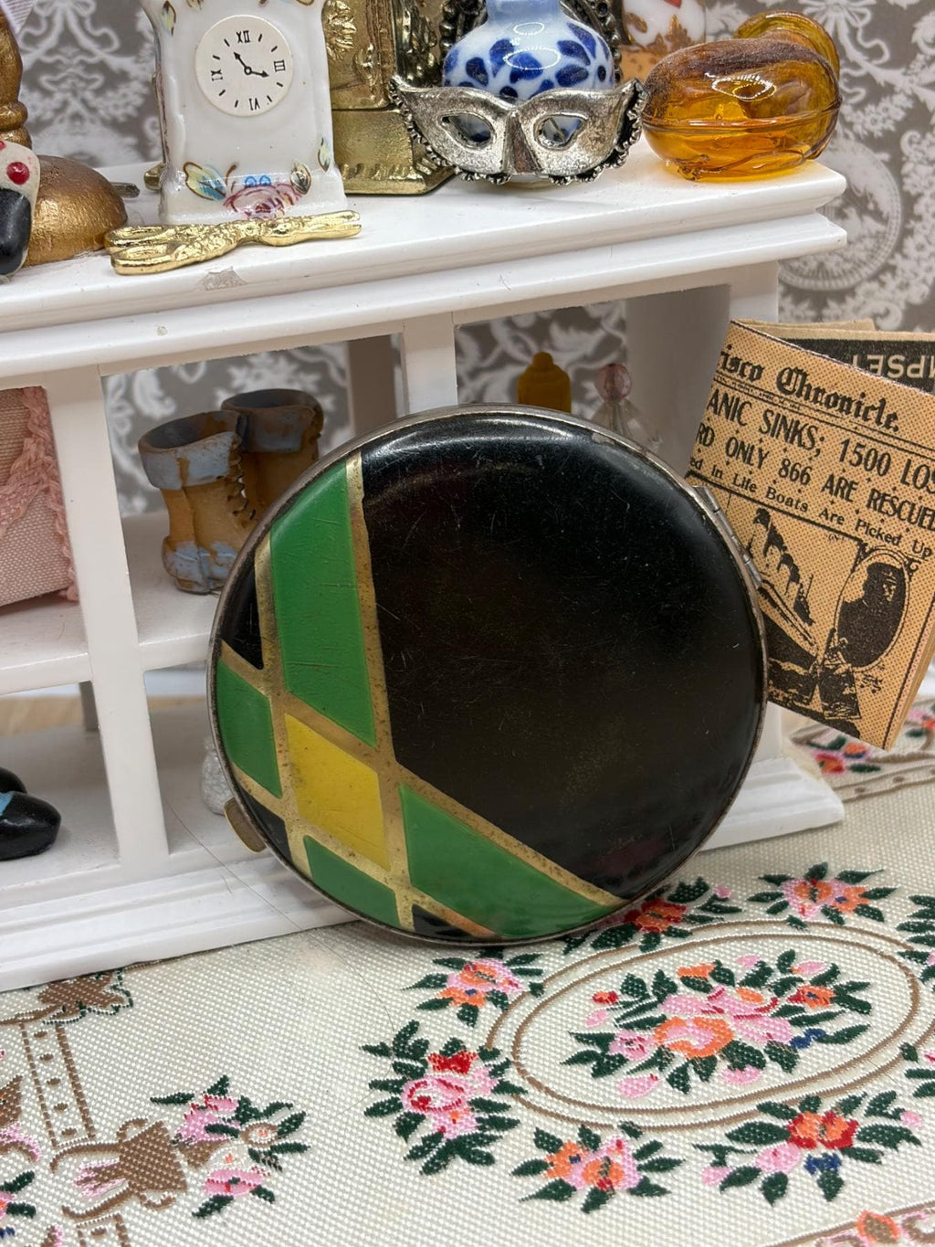 Vintage Gwenda Powder Compact Green Yellow Black Enamel Geometric Art Deco