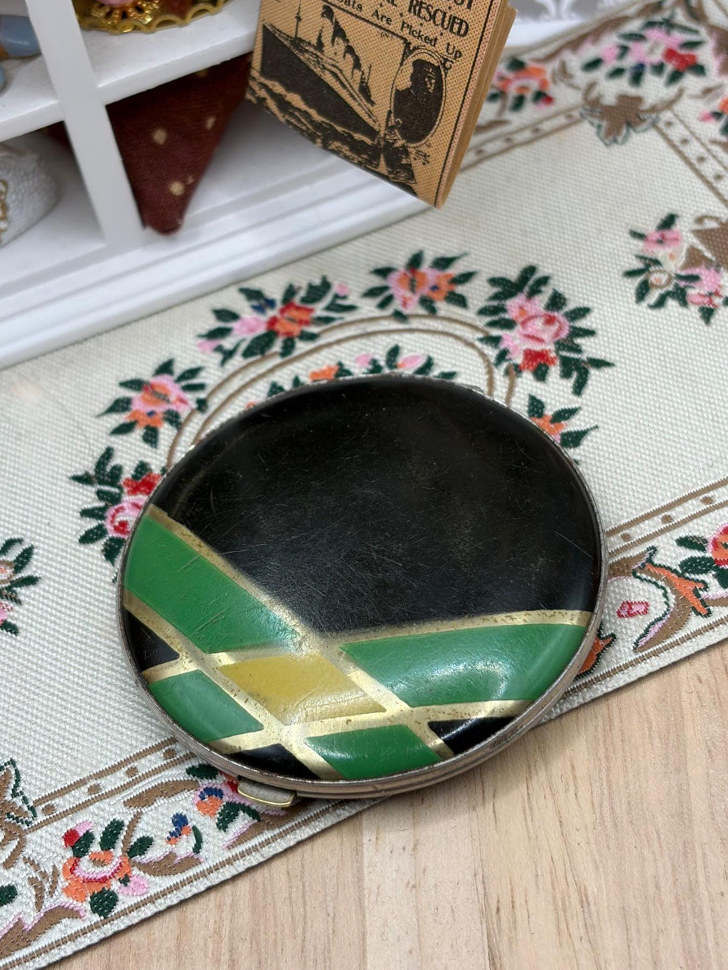 Vintage Gwenda Powder Compact Green Yellow Black Enamel Geometric Art Deco