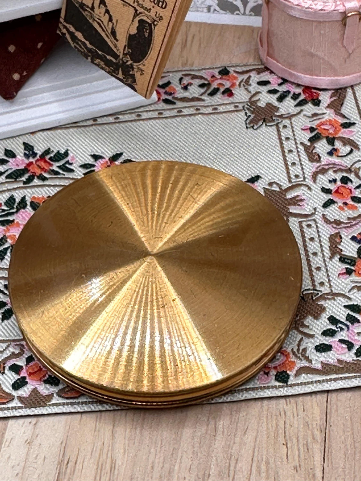 Vintage St Paul's Cathedral Powder Compact: London Souvenir Makeup Mirror