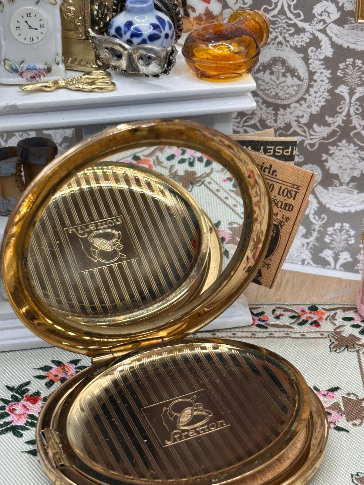 Vintage Stratton Enamel Powder Compact: Flying Ducks Pond Scene, Gold Guilloché