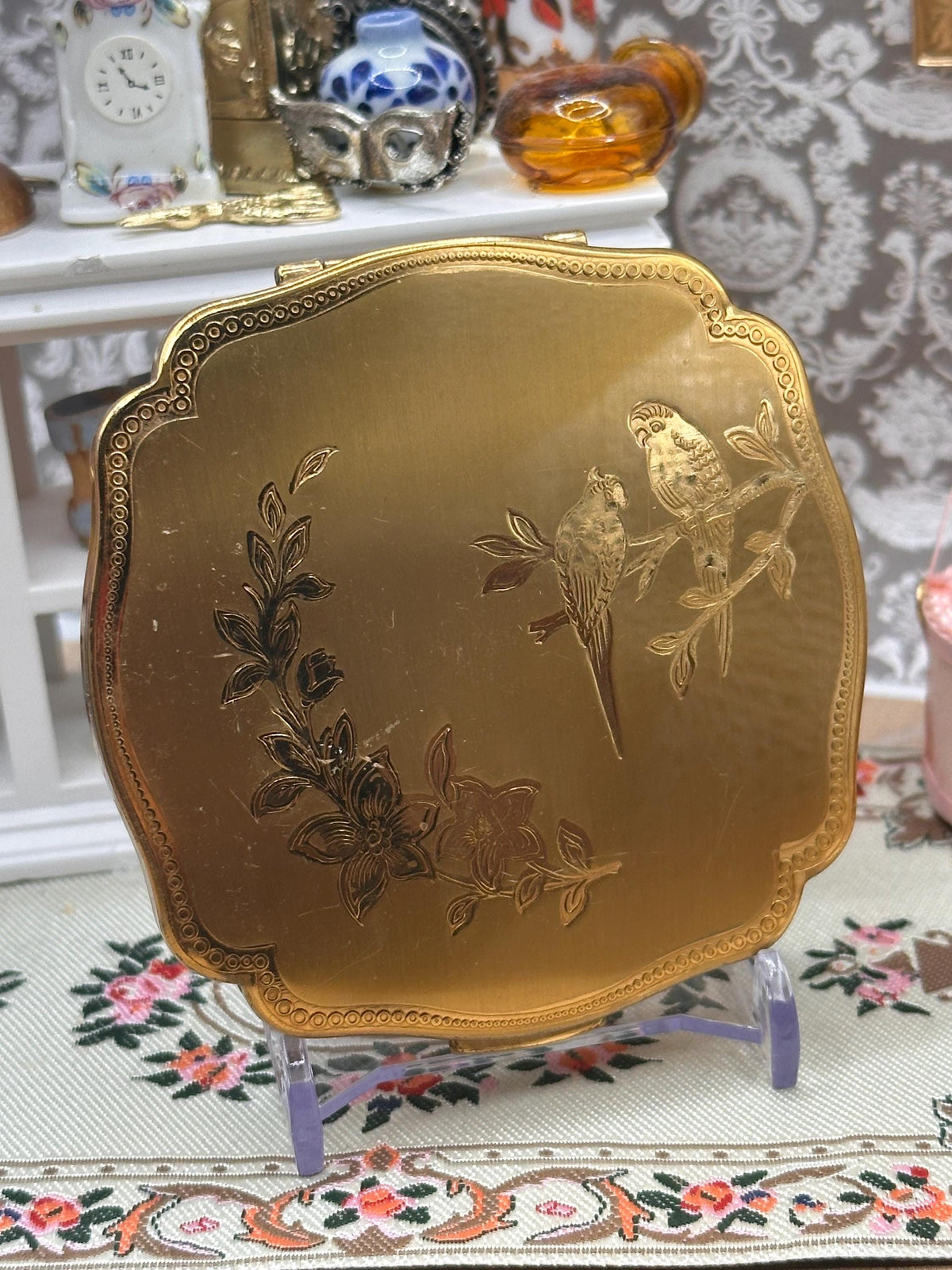 Vintage Melissa Gold-Tone Powder Compact – Birds & Floral Engraving