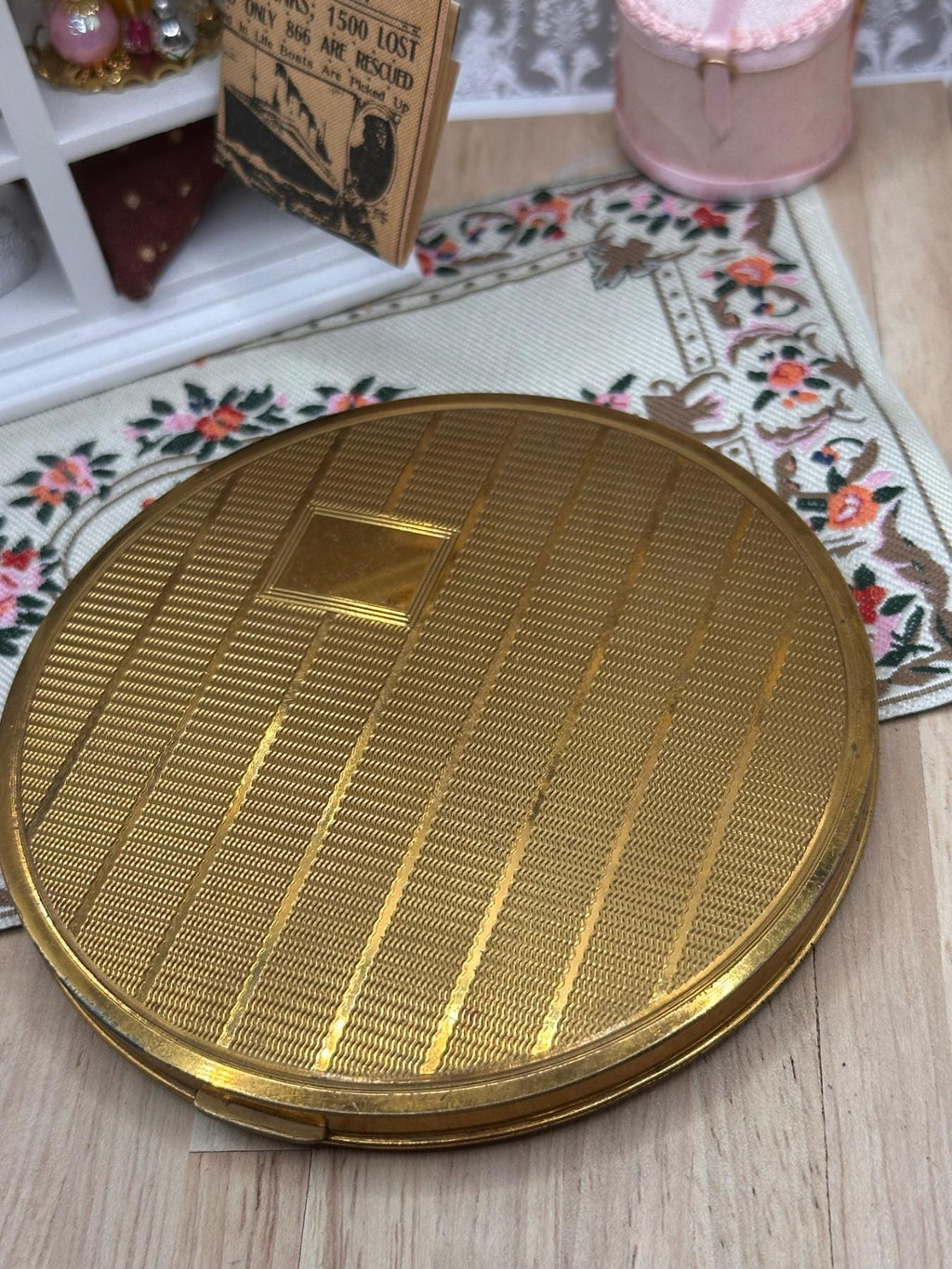 Vintage Vogue Powder Compact, Gold-Tone Striped Engine-Turned Case with Square Cartouche