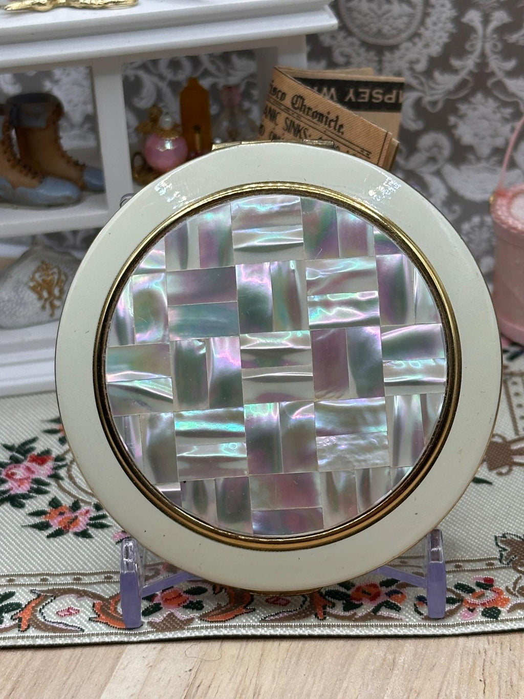 Vintage Mother of Pearl Mosaic Enamel Powder Compact