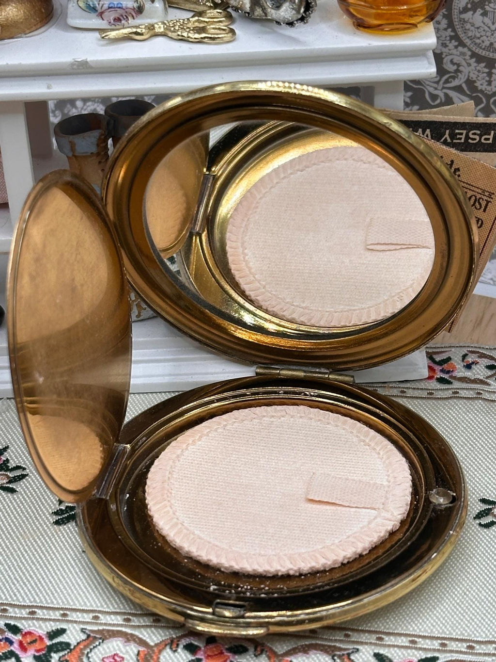 Vintage Mother of Pearl Mosaic Enamel Powder Compact