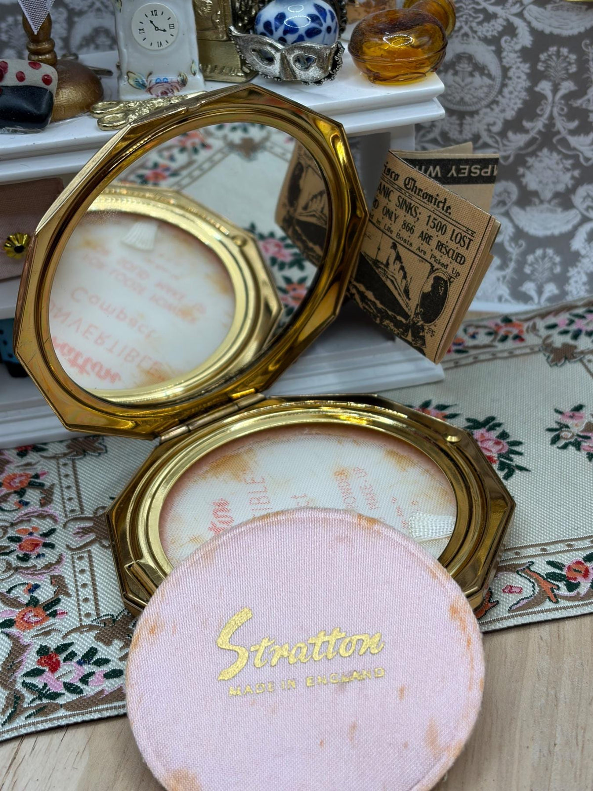 Vintage Stratton Convertible Powder Compact Goldtone Faux Pearl Floral Octagonal 1960s
