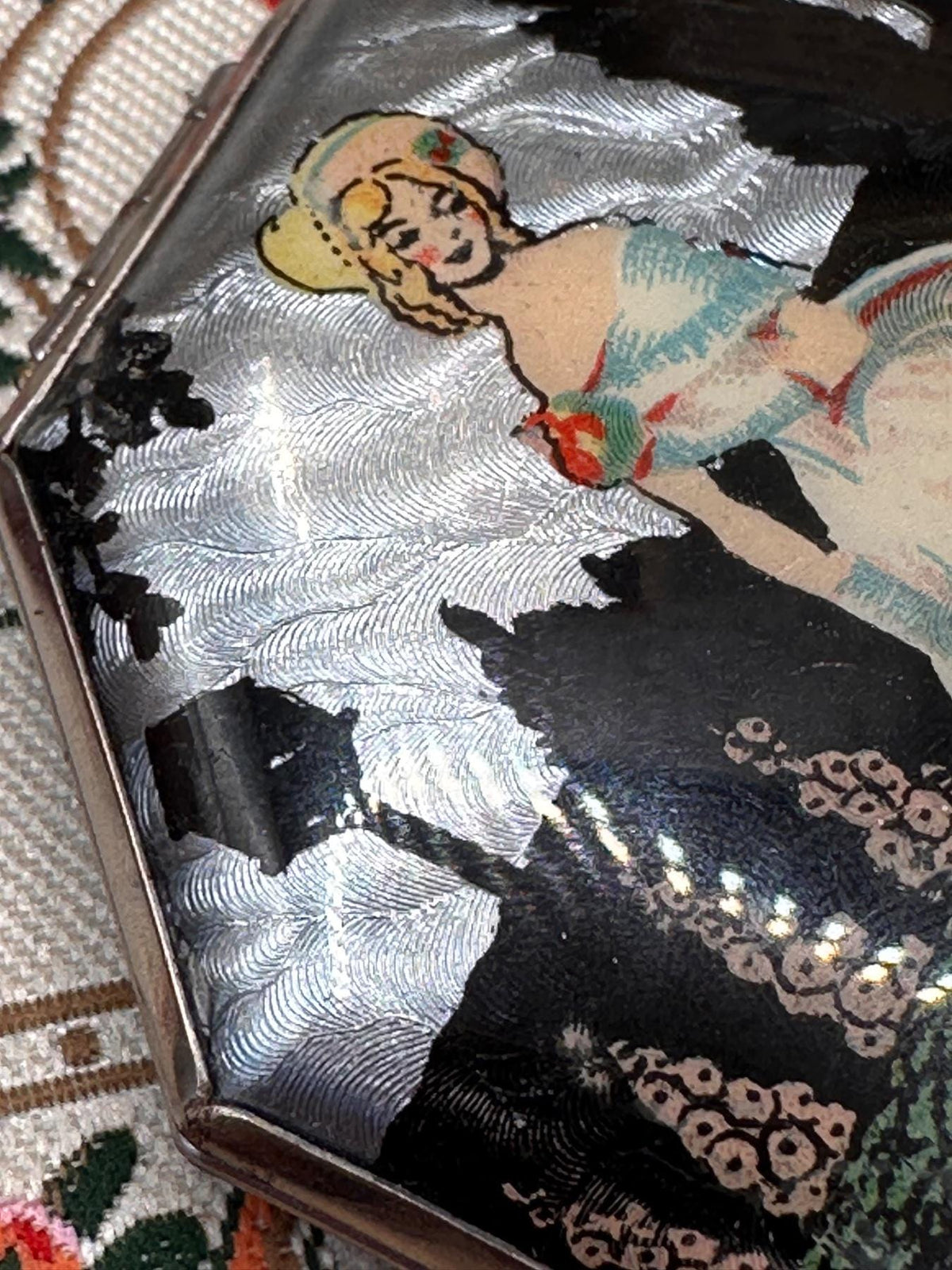 Vintage Gwenda Powder Compact Silver Foil Lady Landscape 1930s