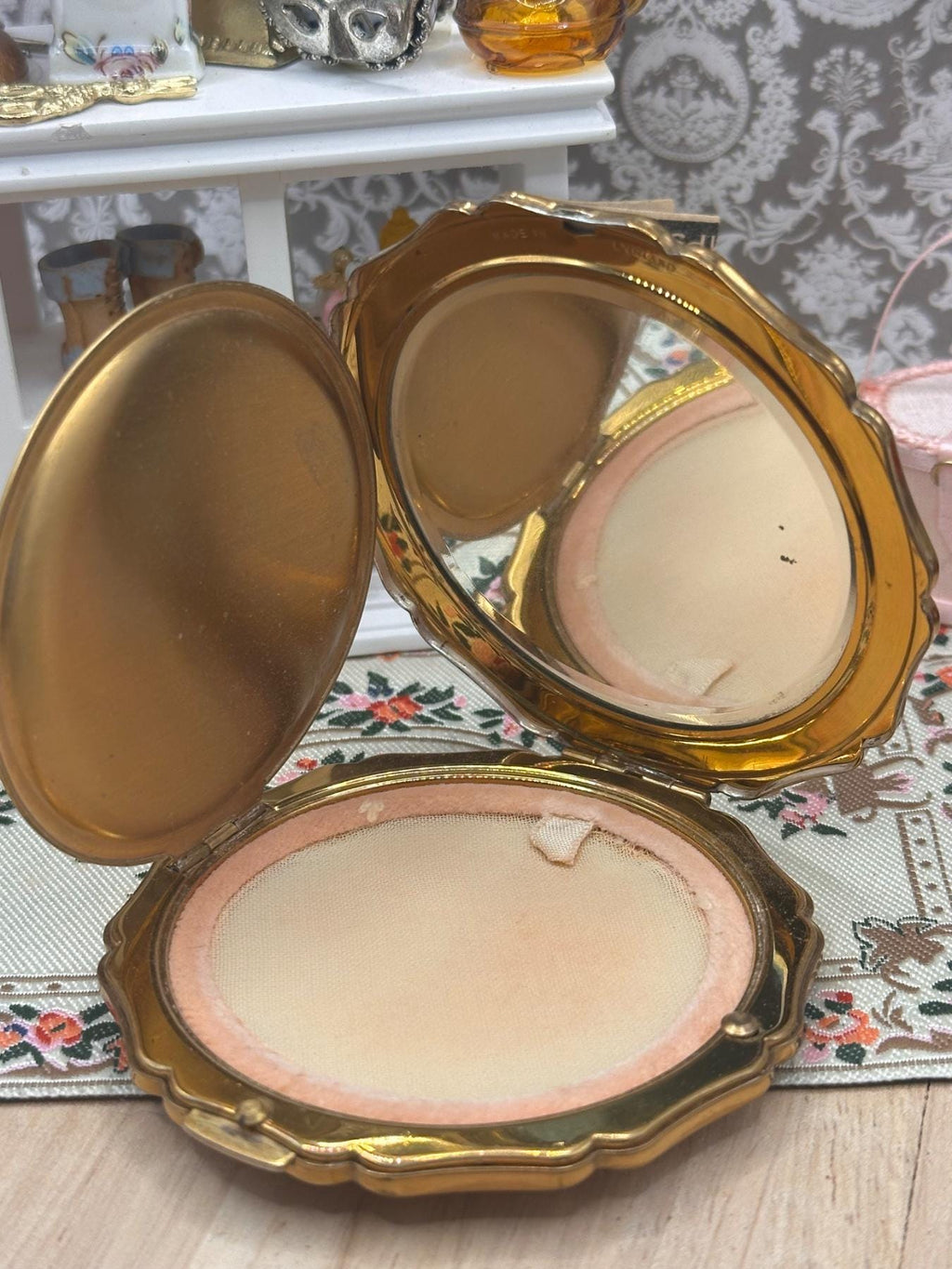 Vintage Stratton Powder Compact Two Tone Blue Stone Clasp Art Deco Style