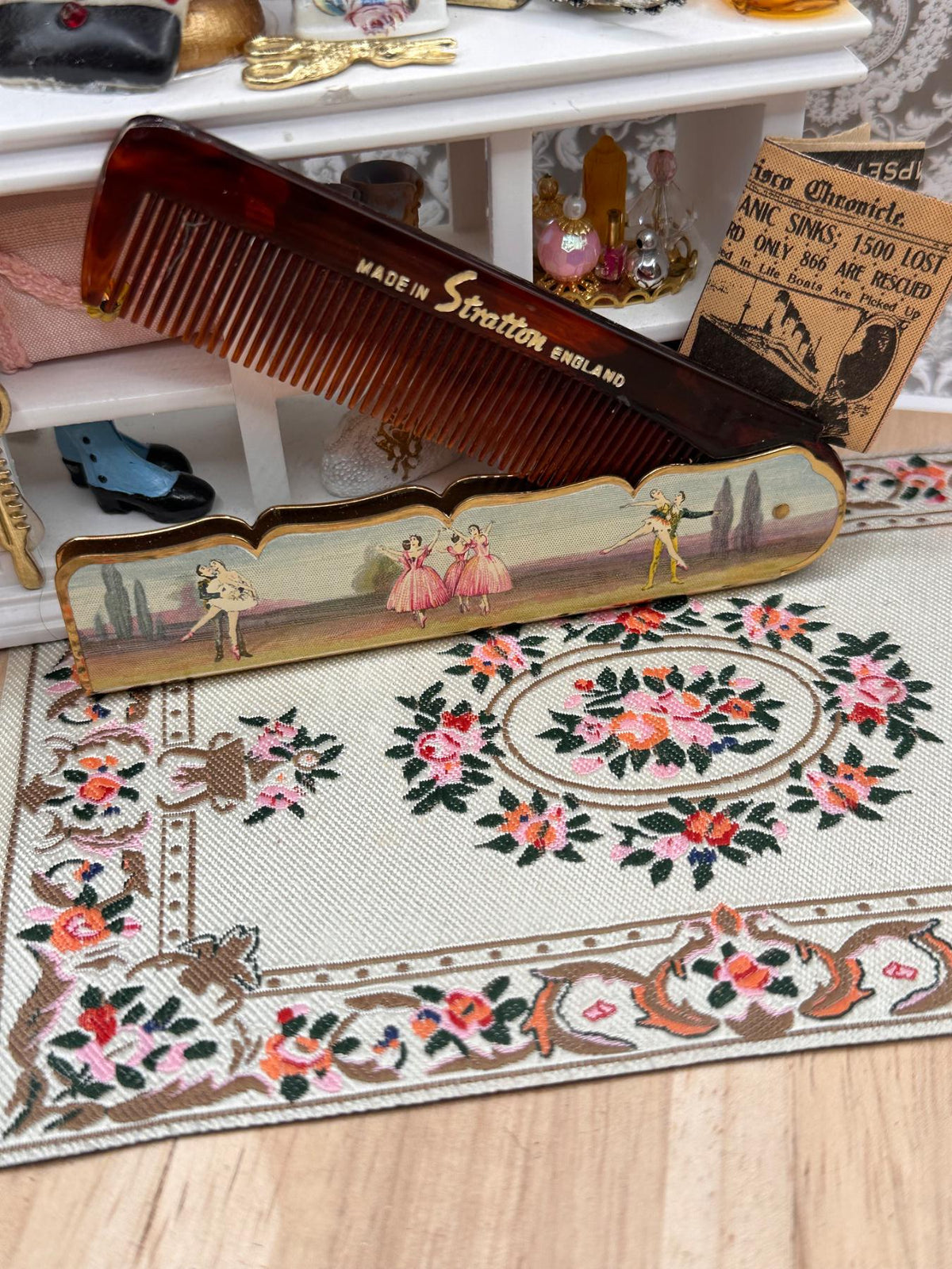 Rare Vintage Stratton Ballerina Folding Comb with Ballet Scene, 1950s