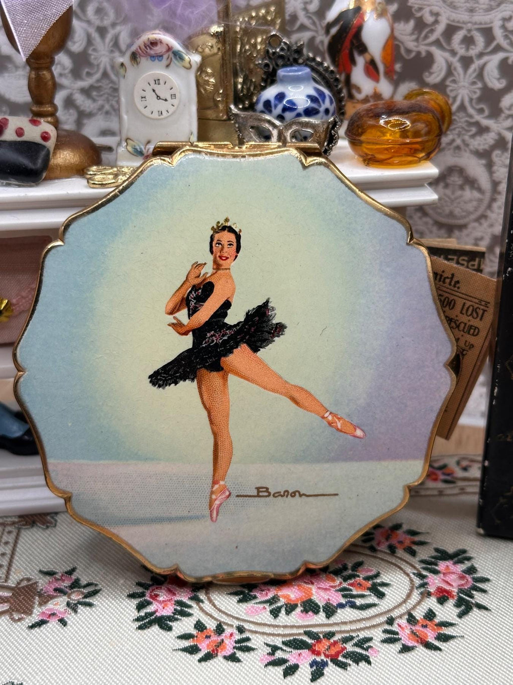 Vintage Stratton Baron Black Swan Ballerina Powder Compact – Nadia Nerina – Boxed 1950s