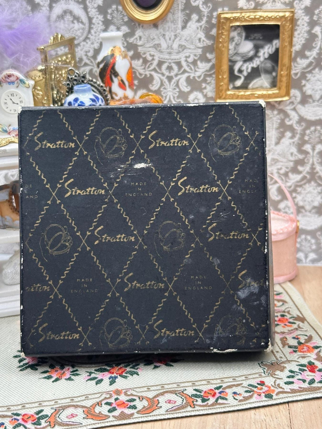 Vintage Stratton Baron Black Swan Ballerina Powder Compact – Nadia Nerina – Boxed 1950s