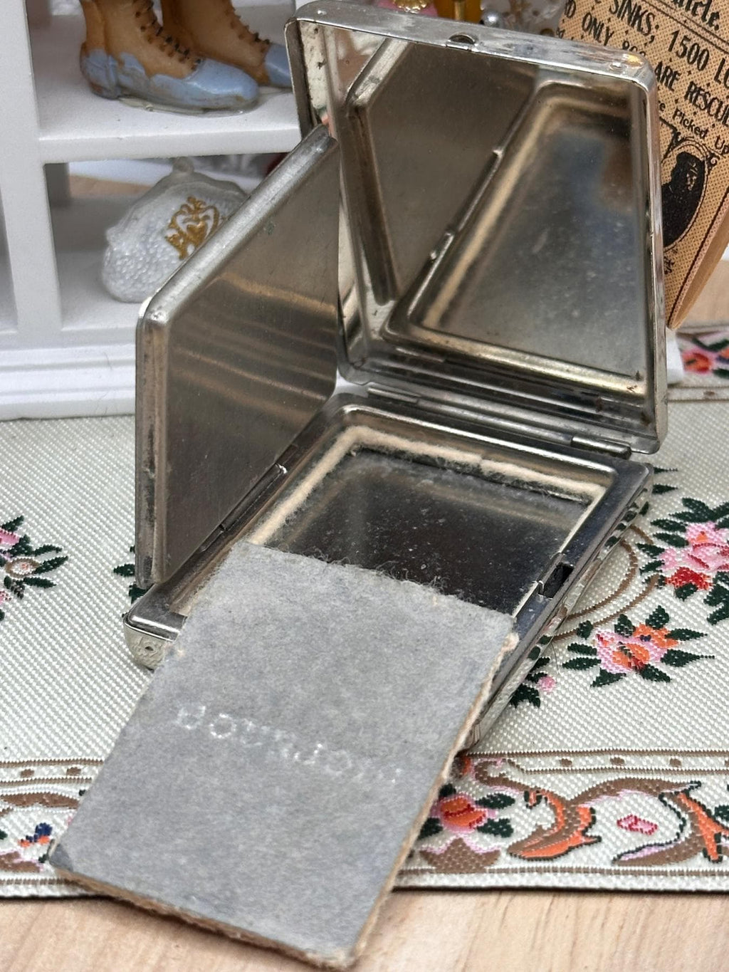 1930s Bourjois Vintage Powder Compact – Blue & Ivory Art Deco Design