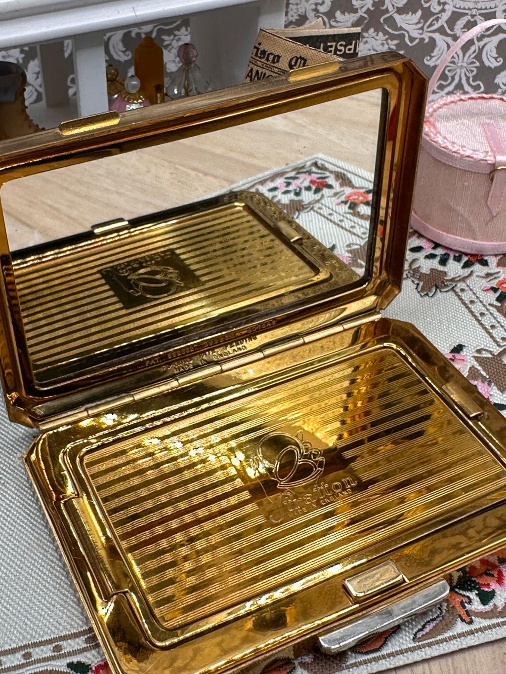 Vintage Stratton Star / Slab Powder Compact – Trio of Ducks Water Scene – c.1950