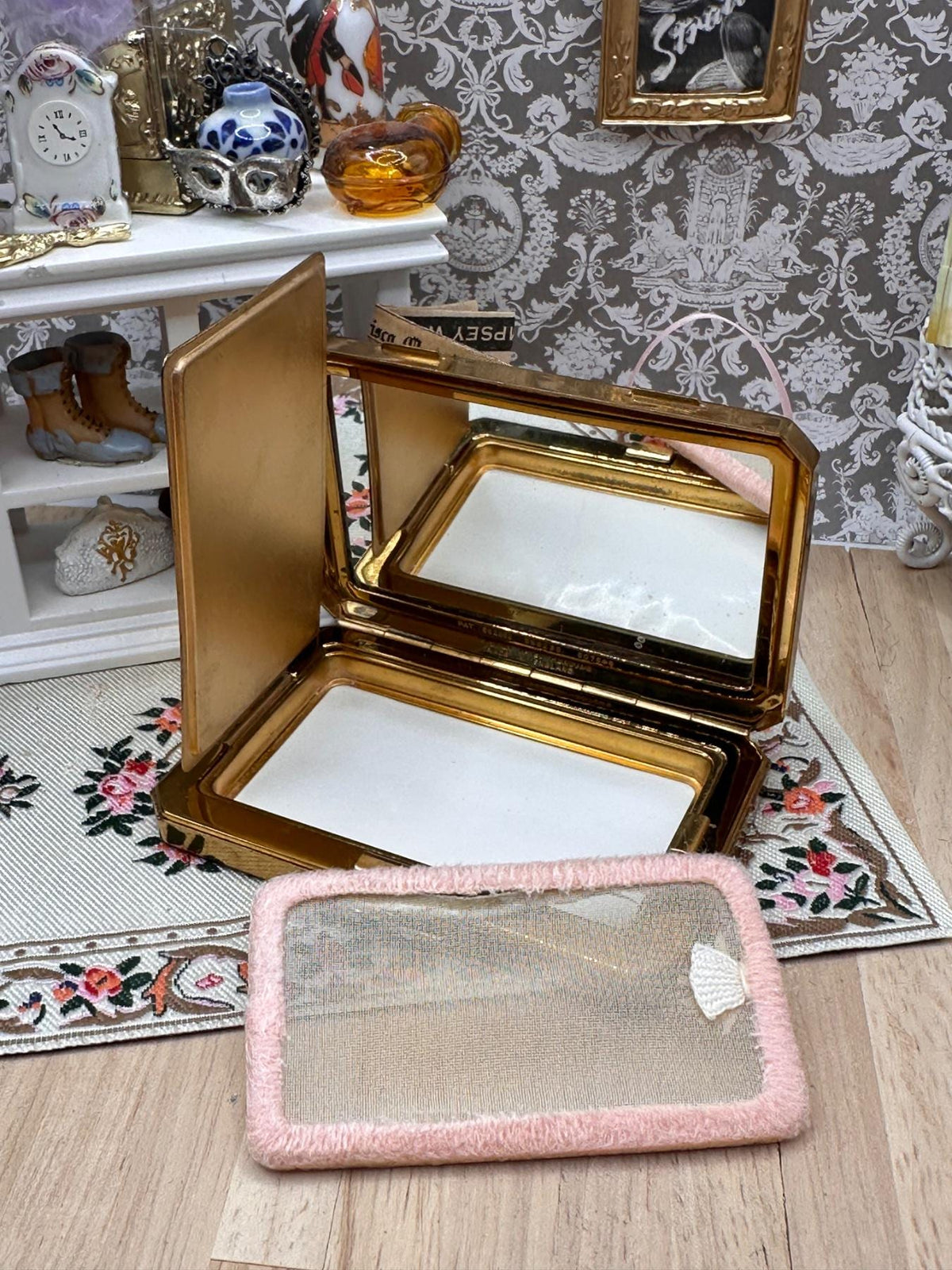 Vintage Stratton Star / Slab Powder Compact – Trio of Ducks Water Scene – c.1950