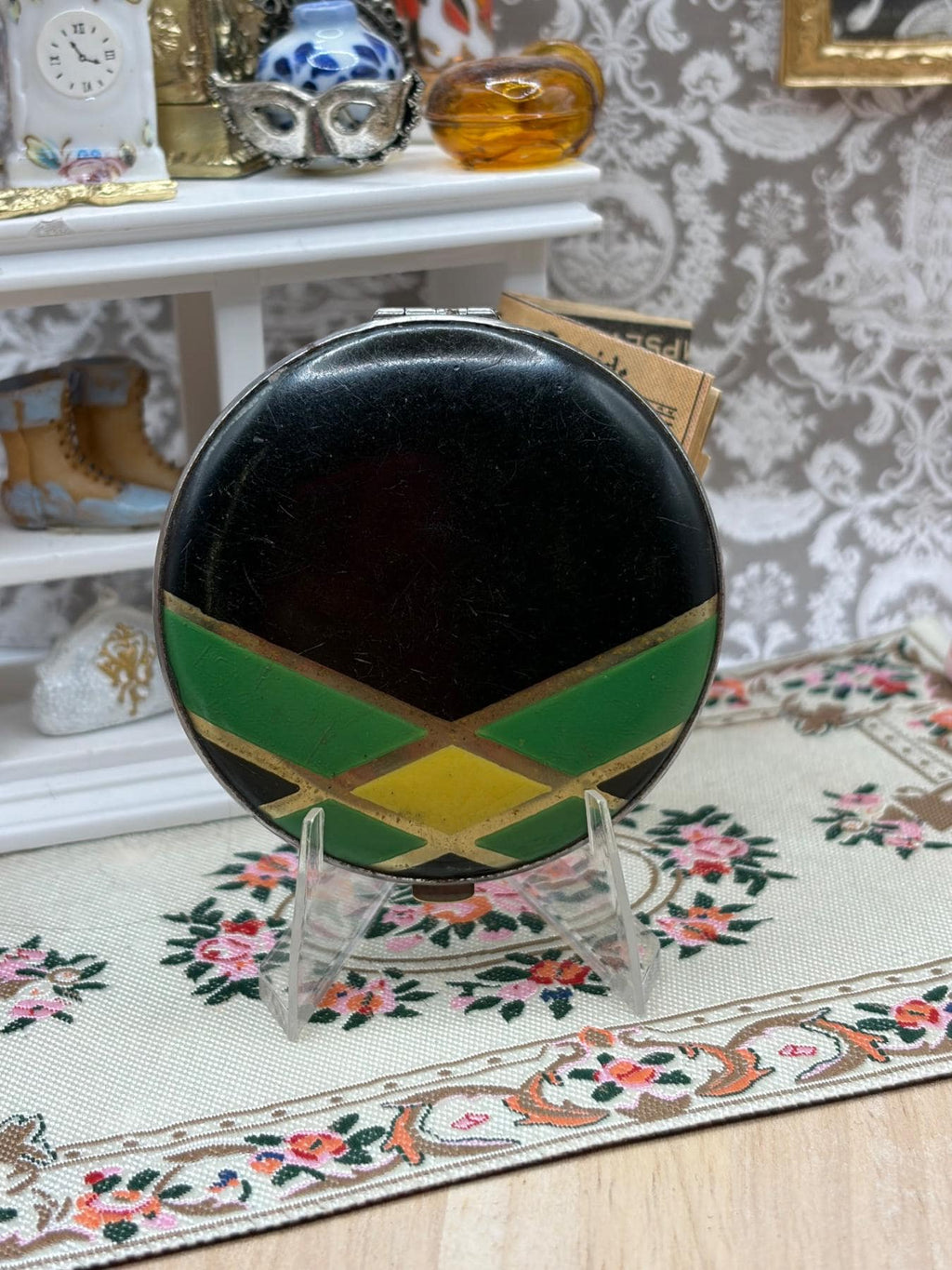Vintage Gwenda Powder Compact Green Yellow Black Enamel Geometric Art Deco