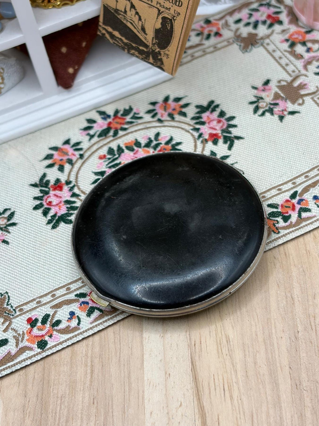 Vintage Gwenda Powder Compact Green Yellow Black Enamel Geometric Art Deco