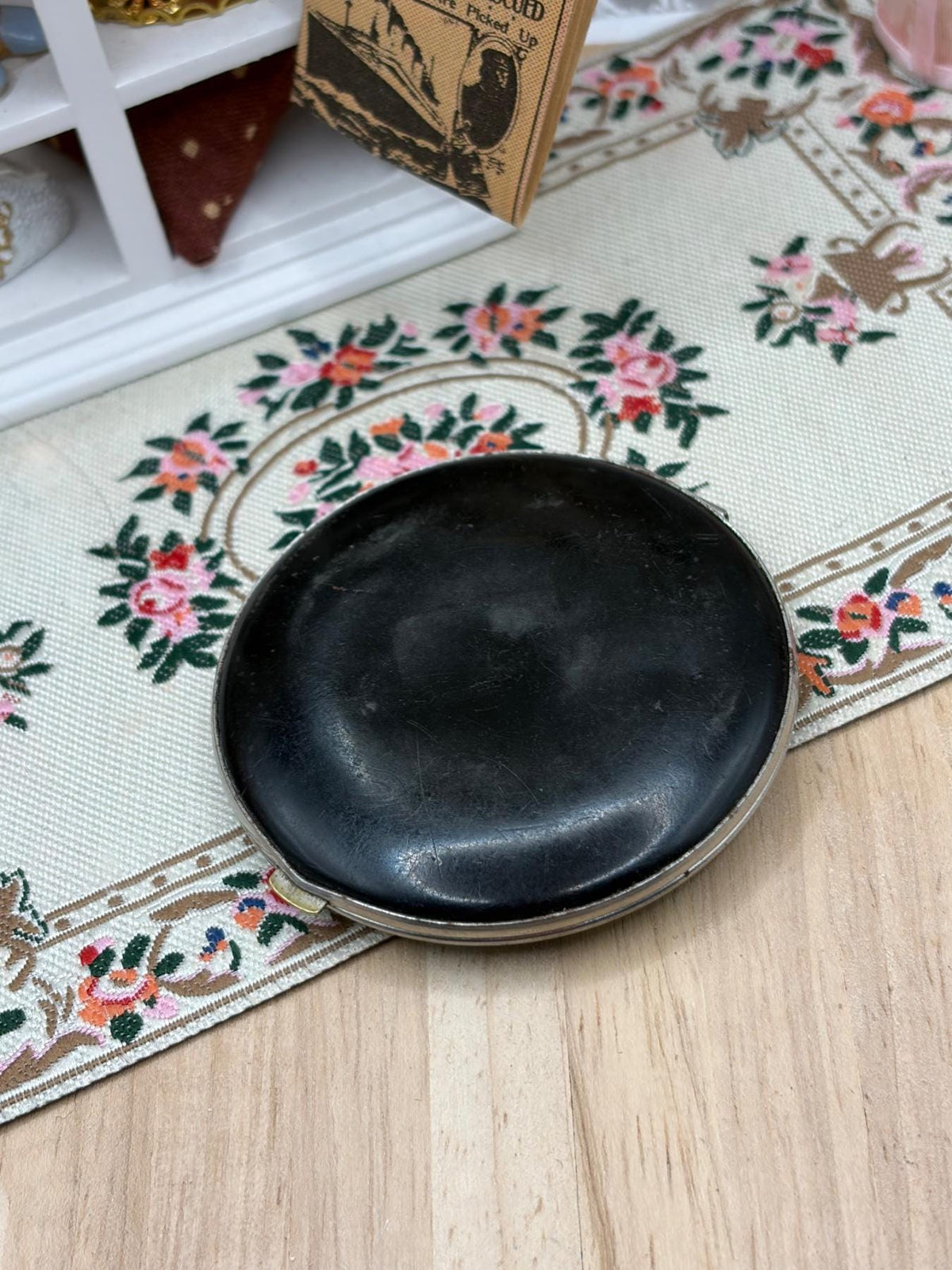 Vintage Gwenda Powder Compact Green Yellow Black Enamel Geometric Art Deco